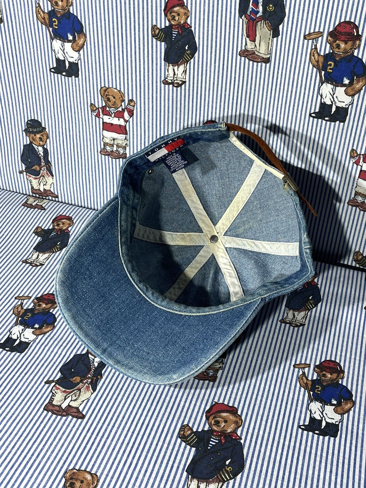Tommy Hilfiger × Vintage Cap Tommy Hilfiger Lion Crest Denim OG Vintage 90’s Size ONE SIZE - 13 Thumbnail