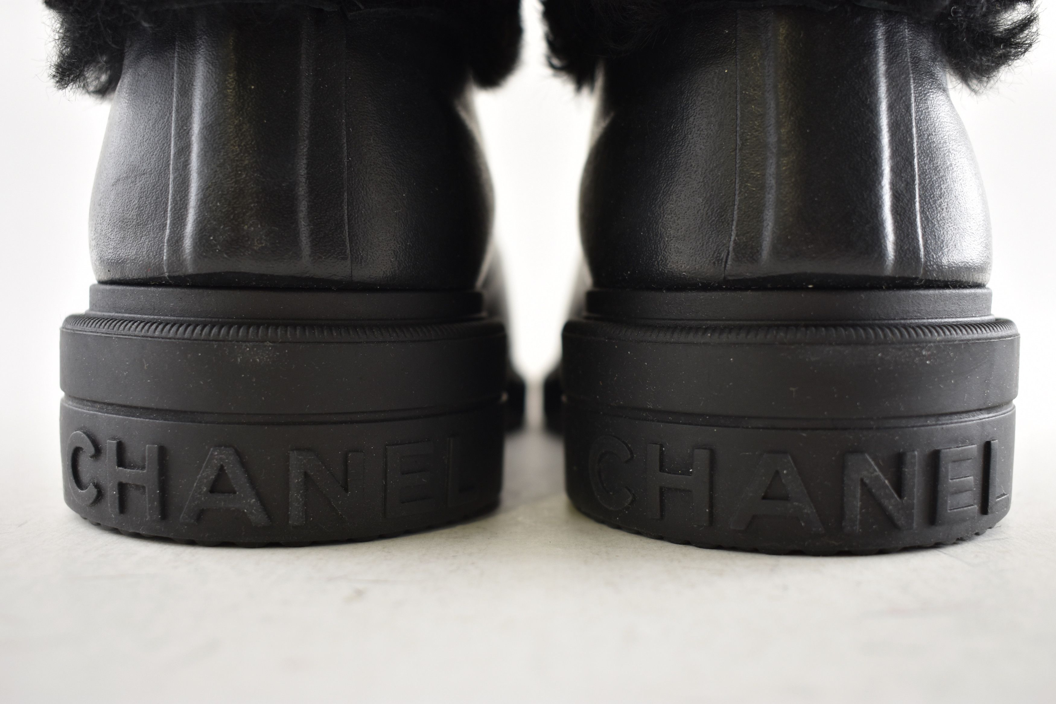 Chanel Chanel 24K Shearling Fur Rubber CC Short Ankle Rain Boots 40 Size US 10 / IT 40 - 16 Thumbnail