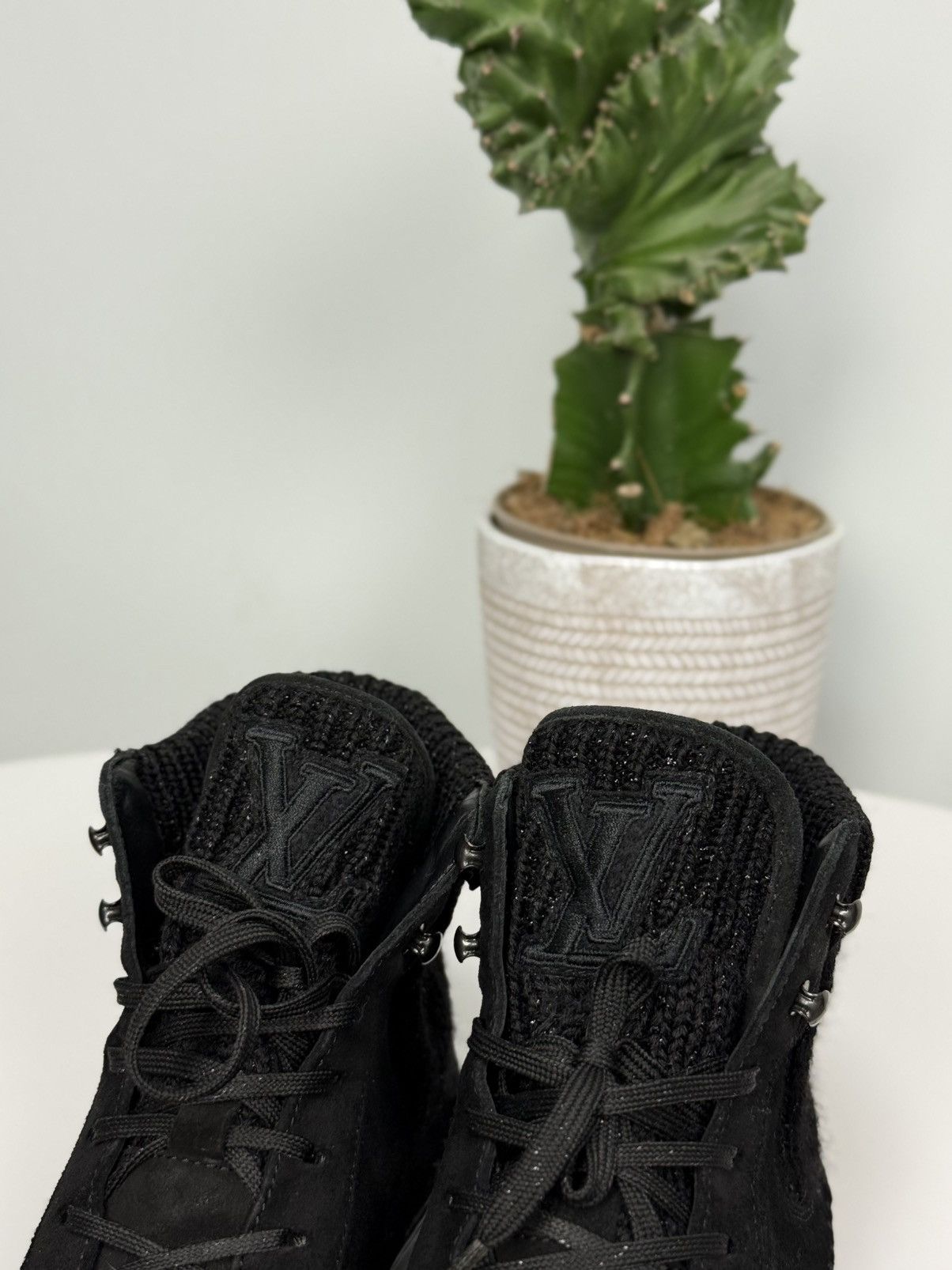 Louis Vuitton Louis Vuitton LV Monogram Logo Suede High Top Sneakers Shoes Size US 7 / IT 37 - 7 Thumbnail