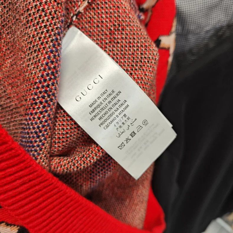 Gucci Gucci SizeS Piglet pattern printed V-neck sweater Size US S / EU 44-46 / 1 - 4 Thumbnail