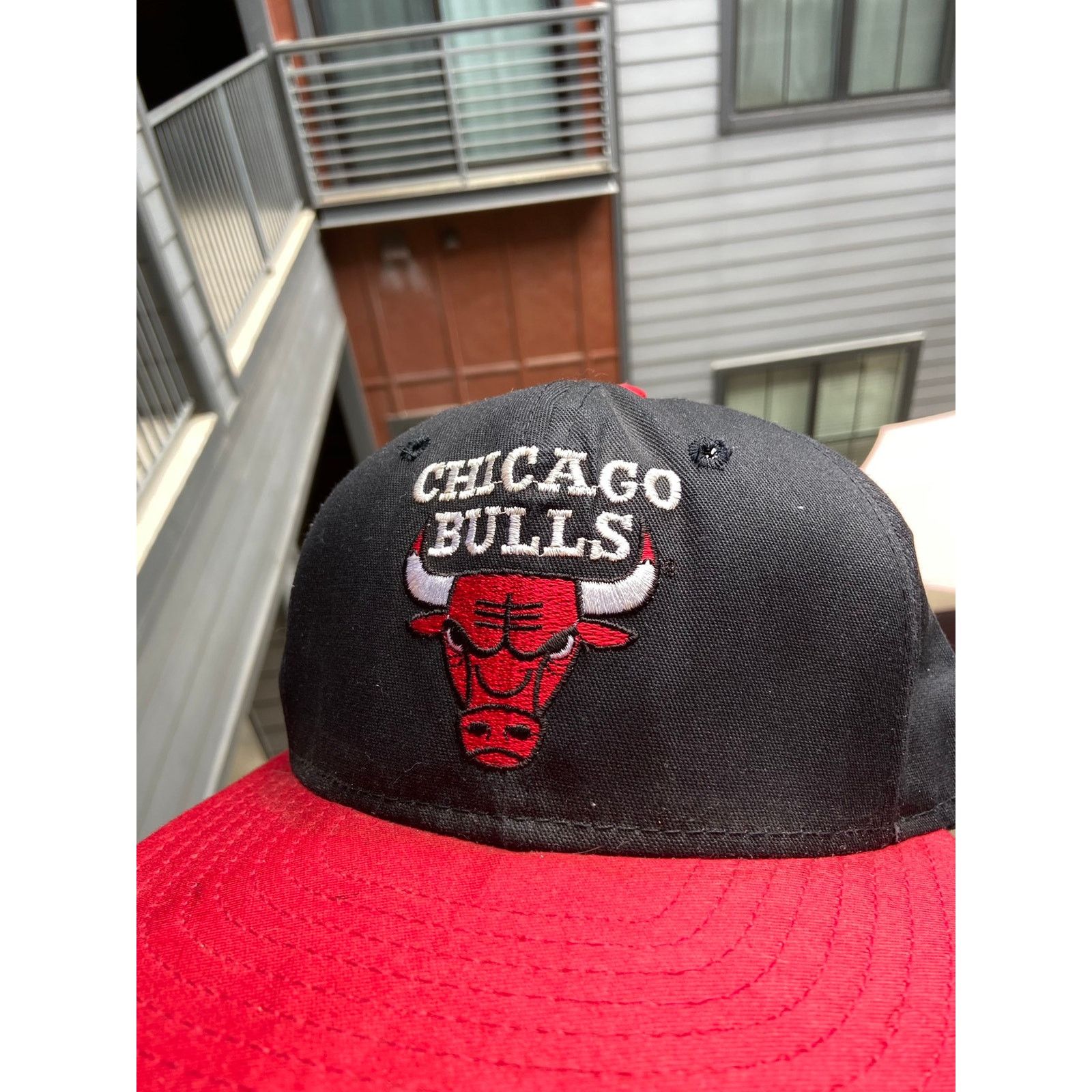 NBA × Vintage Vintage 90’s NBA Chicago Bulls Red Black Bred SnapBack Hat Size ONE SIZE - 4 Thumbnail