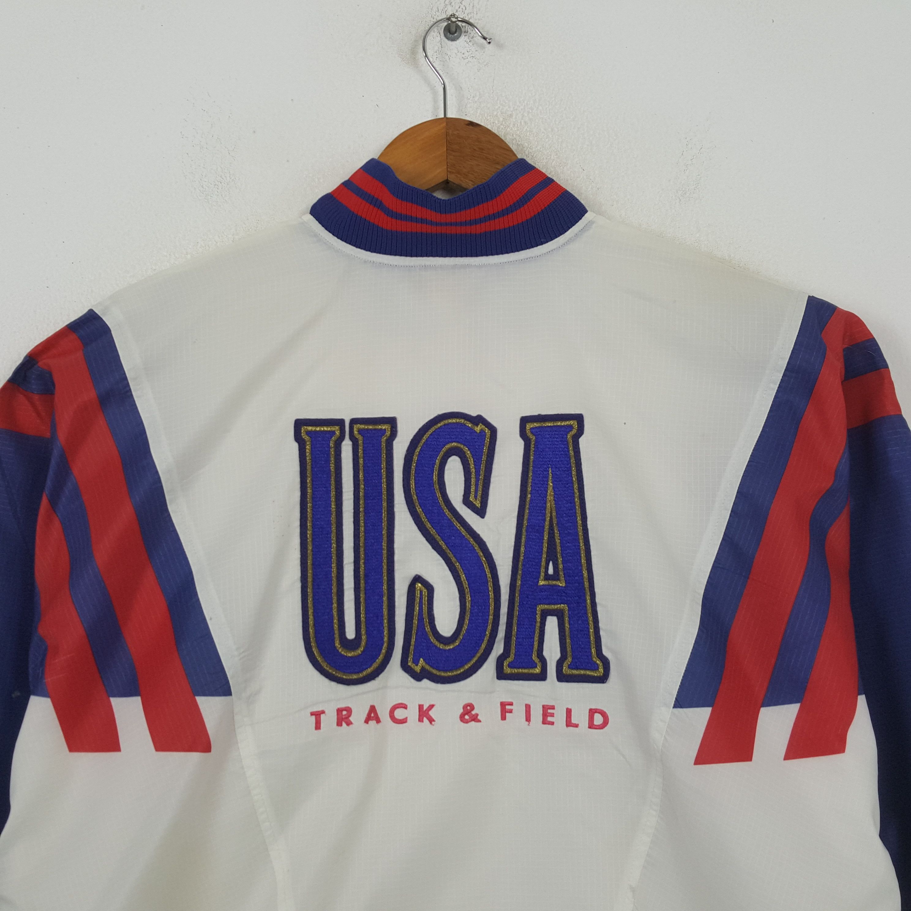 Nike Vintage Nike USD Track & Field Windbreaker Jacket RR11 Size US XXL / EU 58 / 5 - 2 Thumbnail