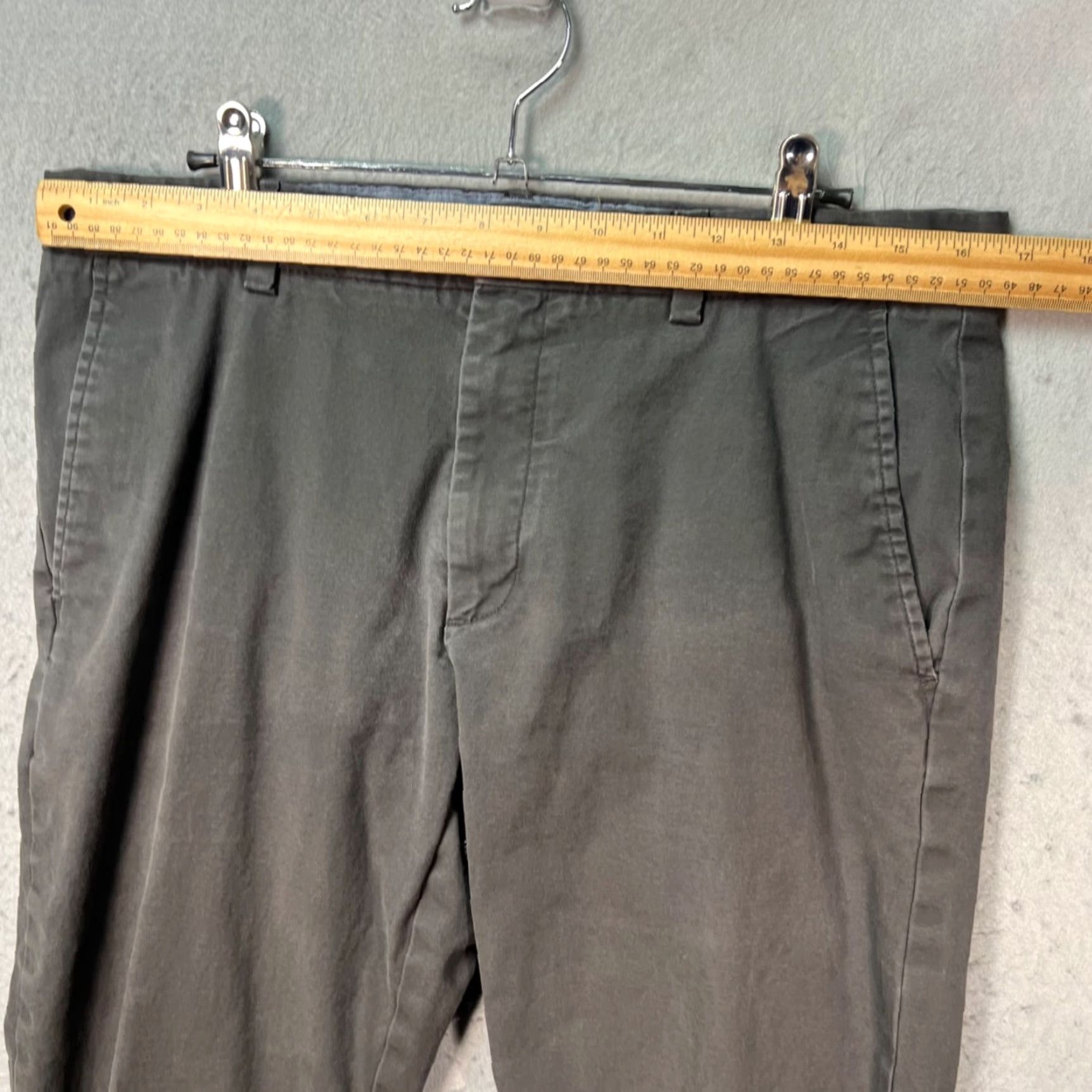 Banana Republic VINTAGE Banana Republic Mens 33 x 26 Fulton Skinny Chino Pants Gray Slim Fit Cotton Shirt? Size US 33 - 4 Thumbnail