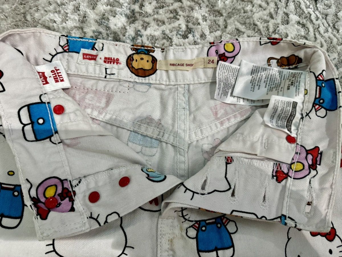 Levi's “Levi’s x Sanrio Hello Kitty” Rare Denim Shorts Size 24" / US 00 / IT 34 - 4 Thumbnail