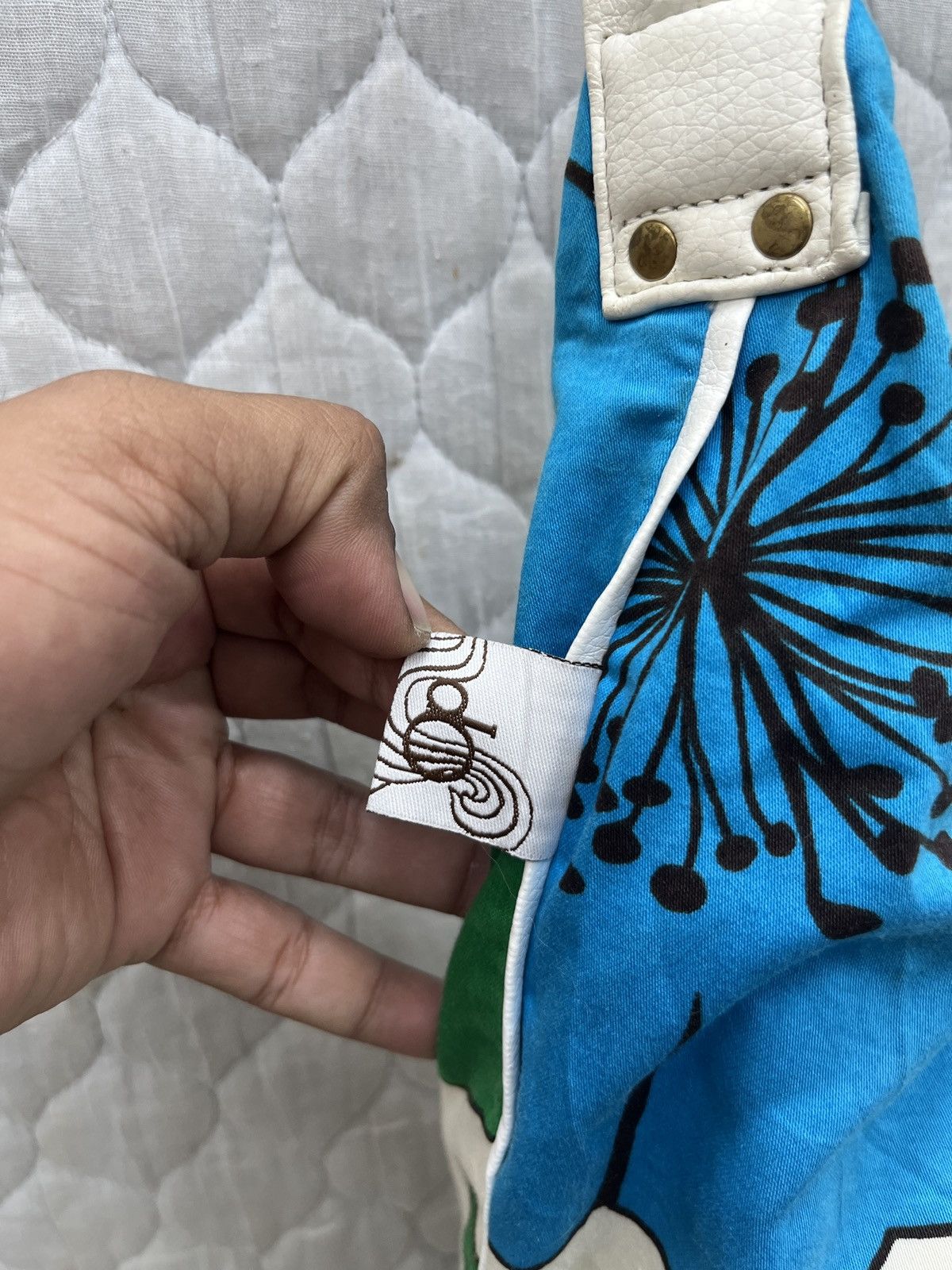 Ocean Pacific 🔥🔥🔥STEALS OCEAN PACIFIC FLORAL SLING BAG Size ONE SIZE - 4 Thumbnail