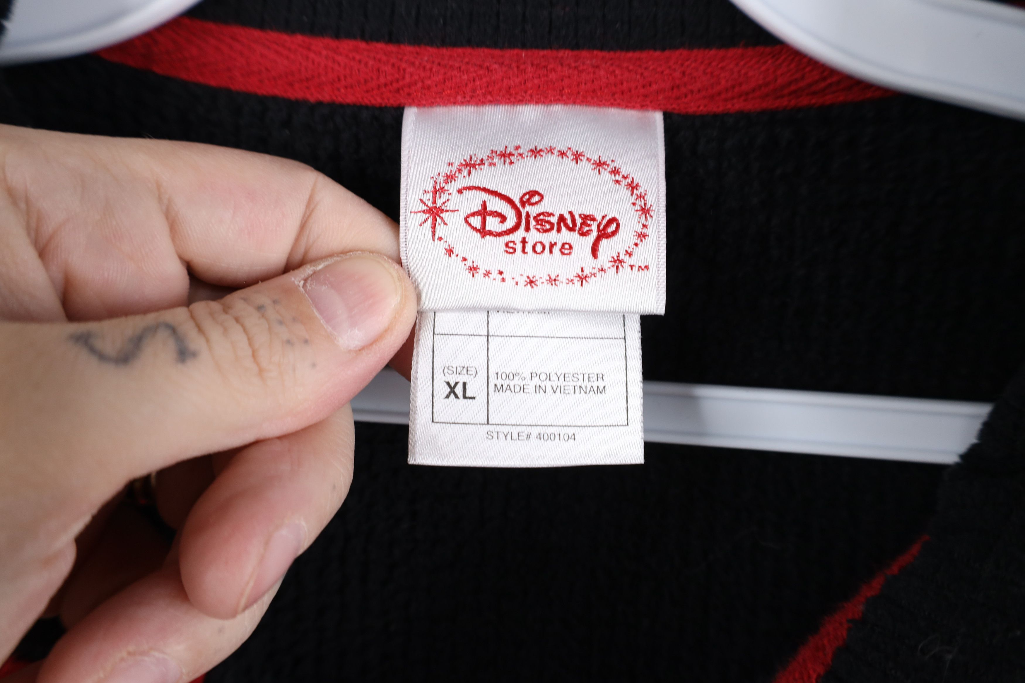 Disney Vintage Disney Christmas Mickey Mouse Thermal Waffle Sweater Size US XL / EU 56 / 4 - 7 Thumbnail
