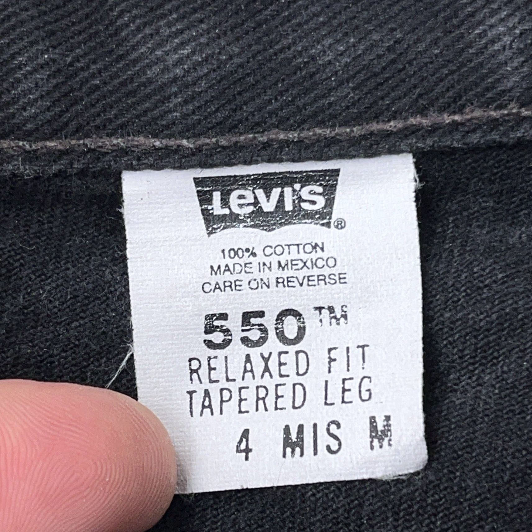 Levi's VINTAGE Levi's 550 Jeans Women 4 Black Tapered Relaxed Fit Baggy 90s USA 25x29 Size 27" / US 4 / IT 40 - 4 Thumbnail