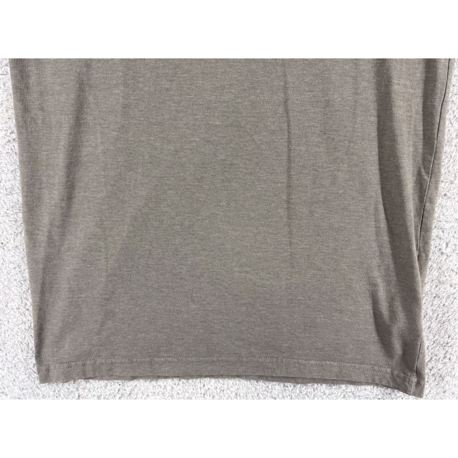 Patagonia Patagonia Shirt Men Small Gray Fitz Roy Print Short Sleeve Cotton Blend Crew Nec Size US S / EU 44-46 / 1 - 5 Thumbnail
