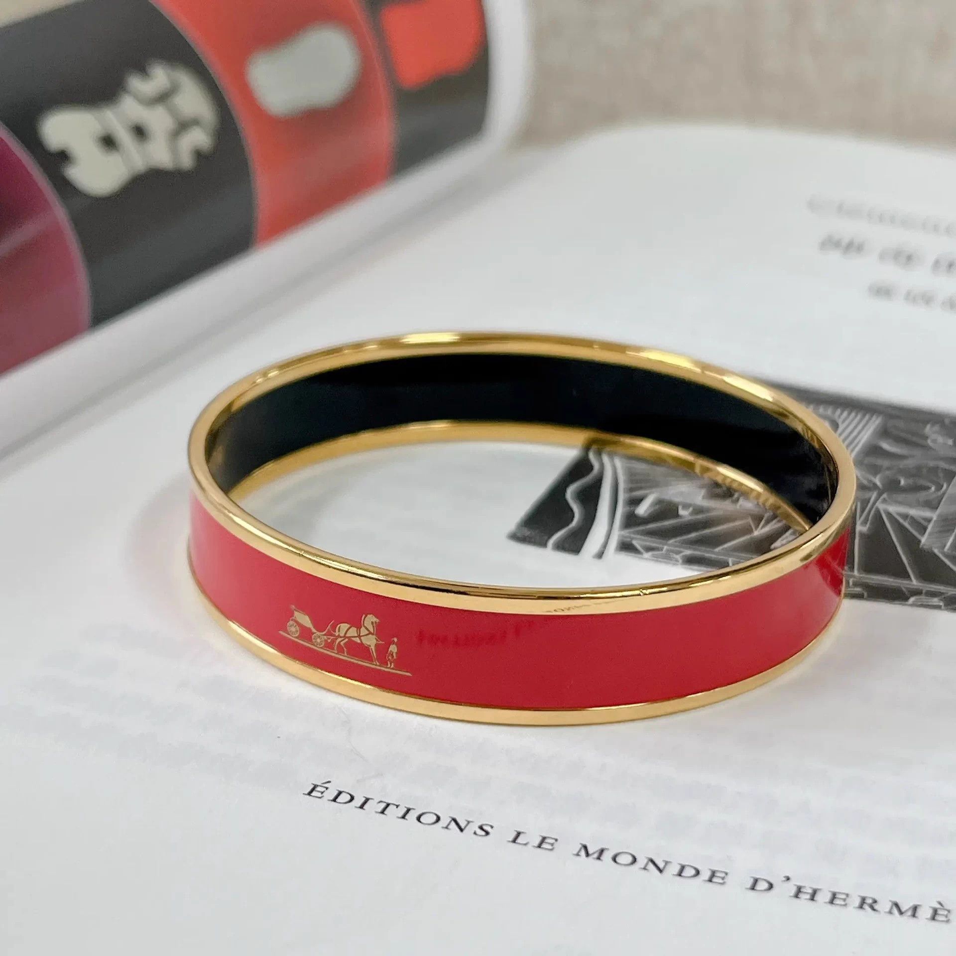 Hermes Hermes red enamel bangle vintage Size ONE SIZE - 2 Thumbnail