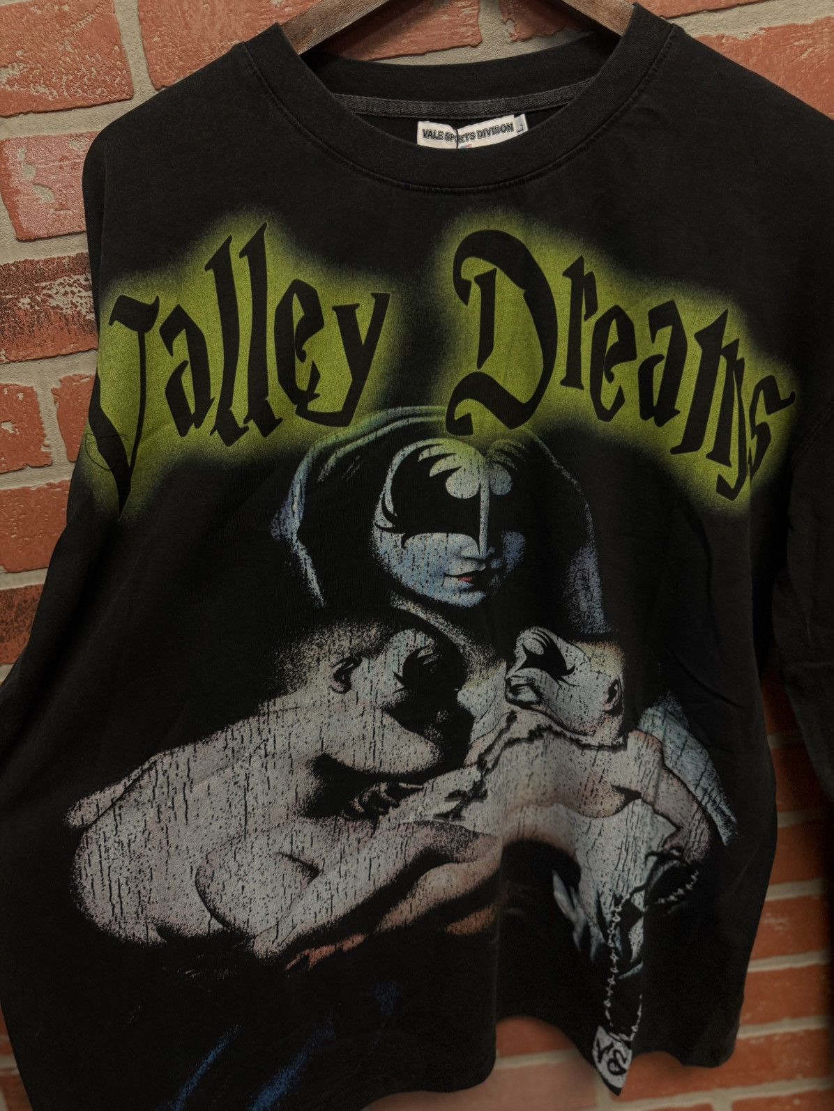 Vale Vale Valley Dream Long Sleeve Tee Shirt Size L (NEW) Size US L / EU 52-54 / 3 - 5 Thumbnail