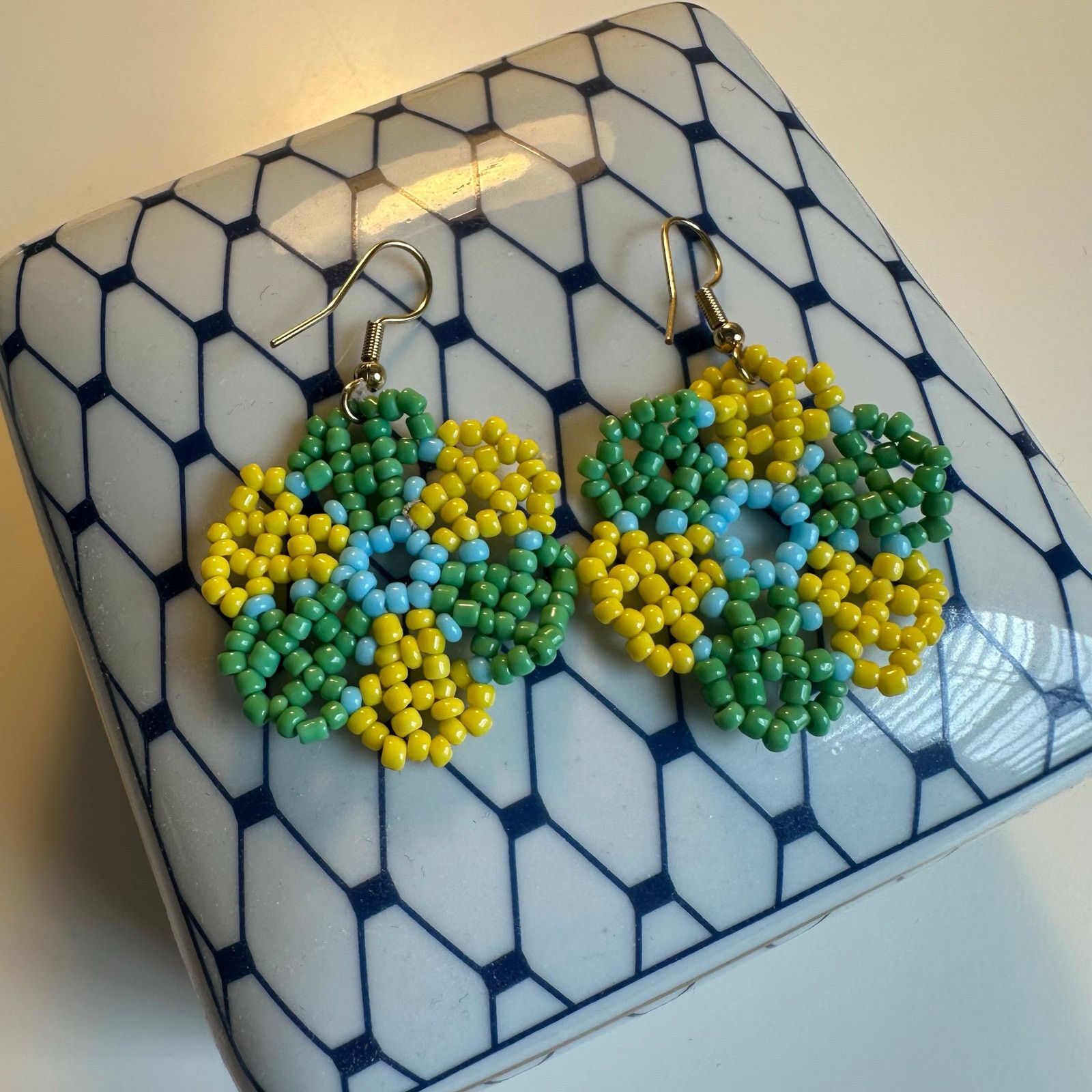 Other Flower Dangle Beaded Earrings Multicolor Yellow Green Blue Size ONE SIZE - 1 Thumbnail