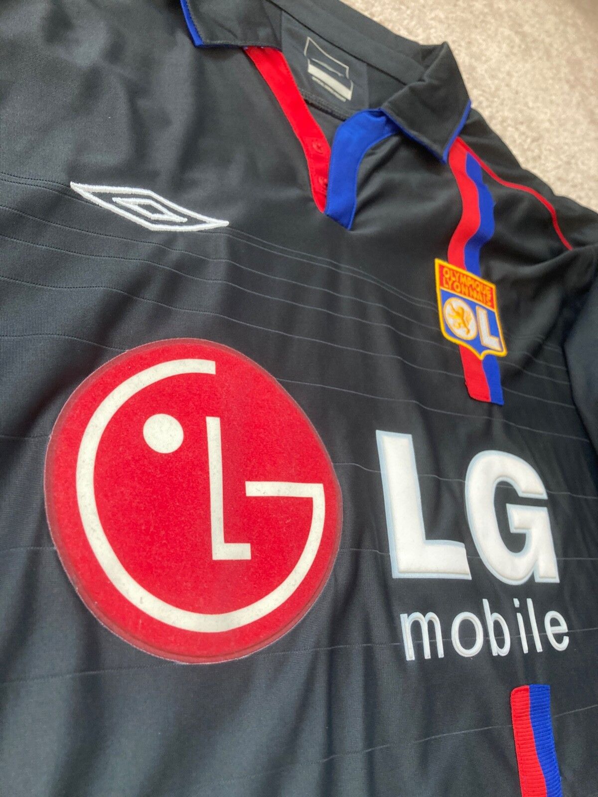 Umbro Olympique Lyonnais OL Umbro 2004/2005 Soccer Jersey Sz XL Size US L / EU 52-54 / 3 - 3 Thumbnail