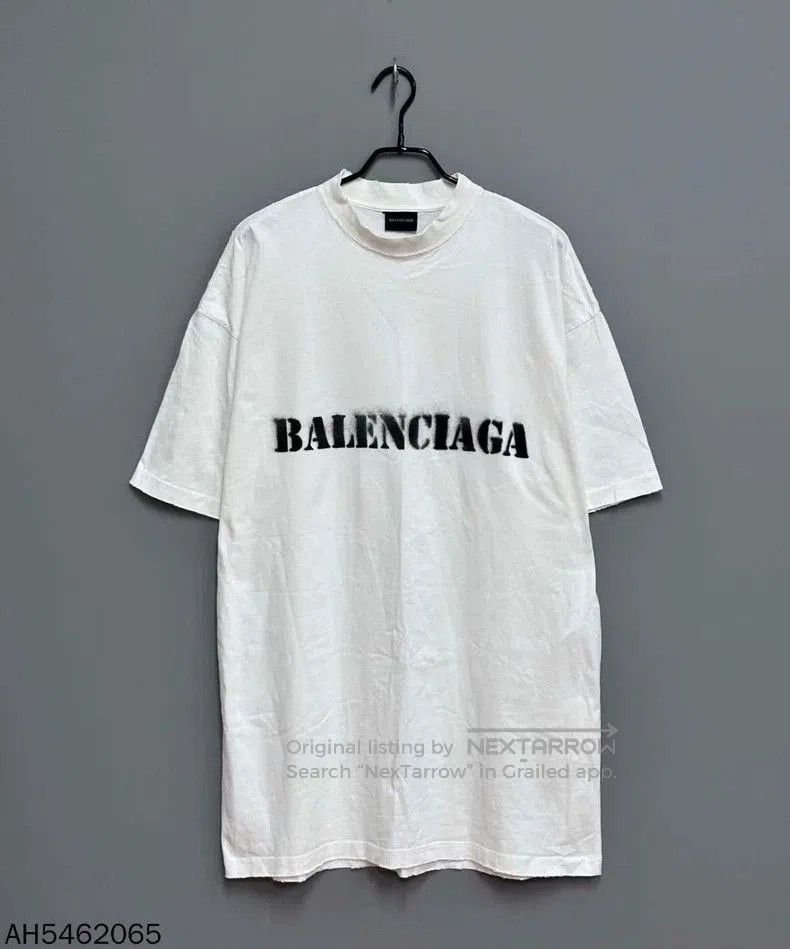 Balenciaga Balenciaga White Blur Logo Short Sleeve. Size US XXL / EU 58 / 5 - 1 Thumbnail