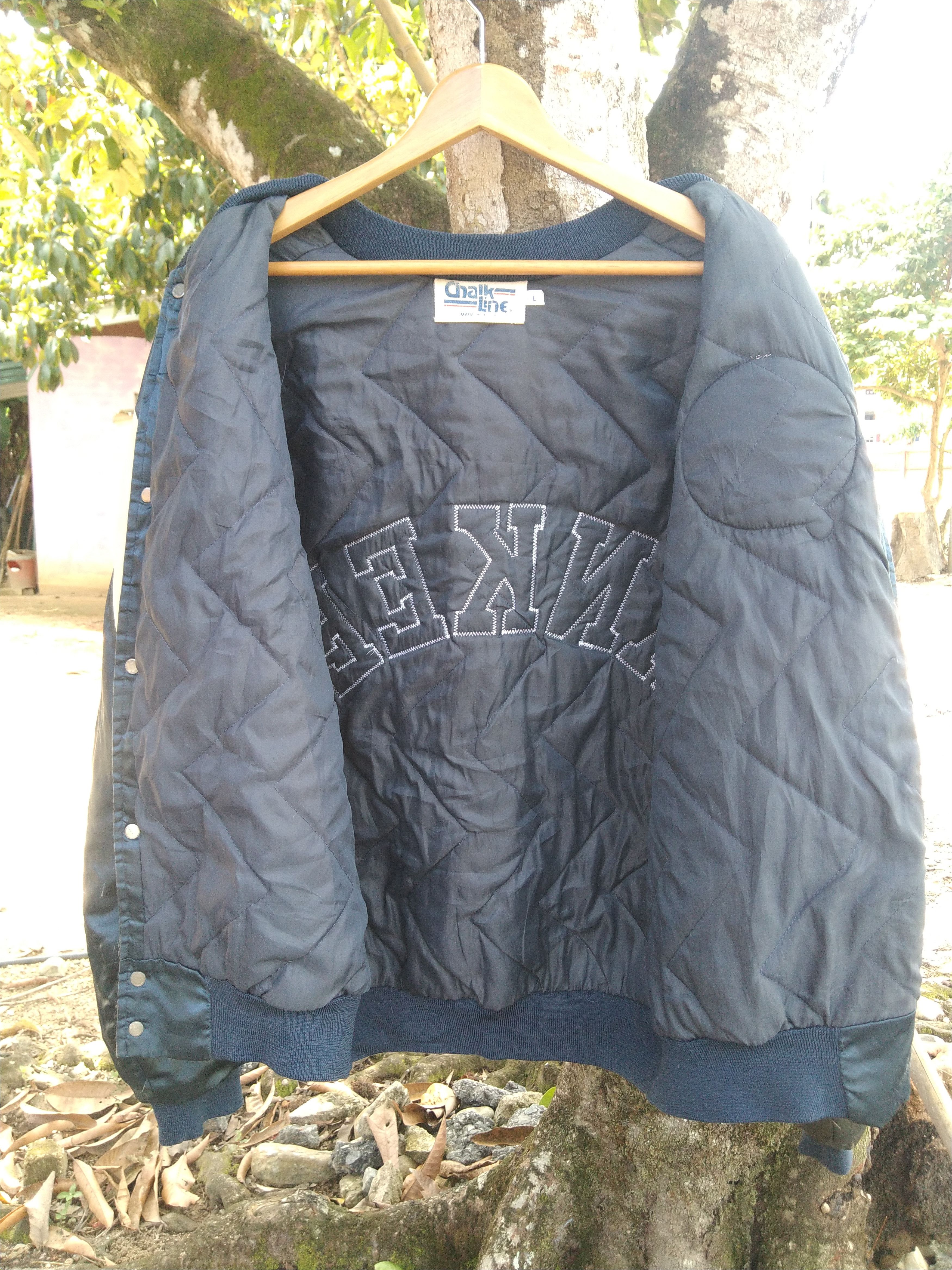 MLB × Vintage NEW YORK YANKEES CHALK LINE SATIN BOMBER JACKET SPELL OUT Size US L / EU 52-54 / 3 - 7 Thumbnail