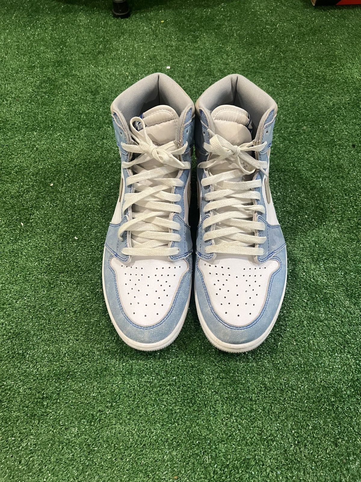 Jordan Brand Jordan 1 “Hyper Royal” Size US 12 / EU 45 - 3 Thumbnail
