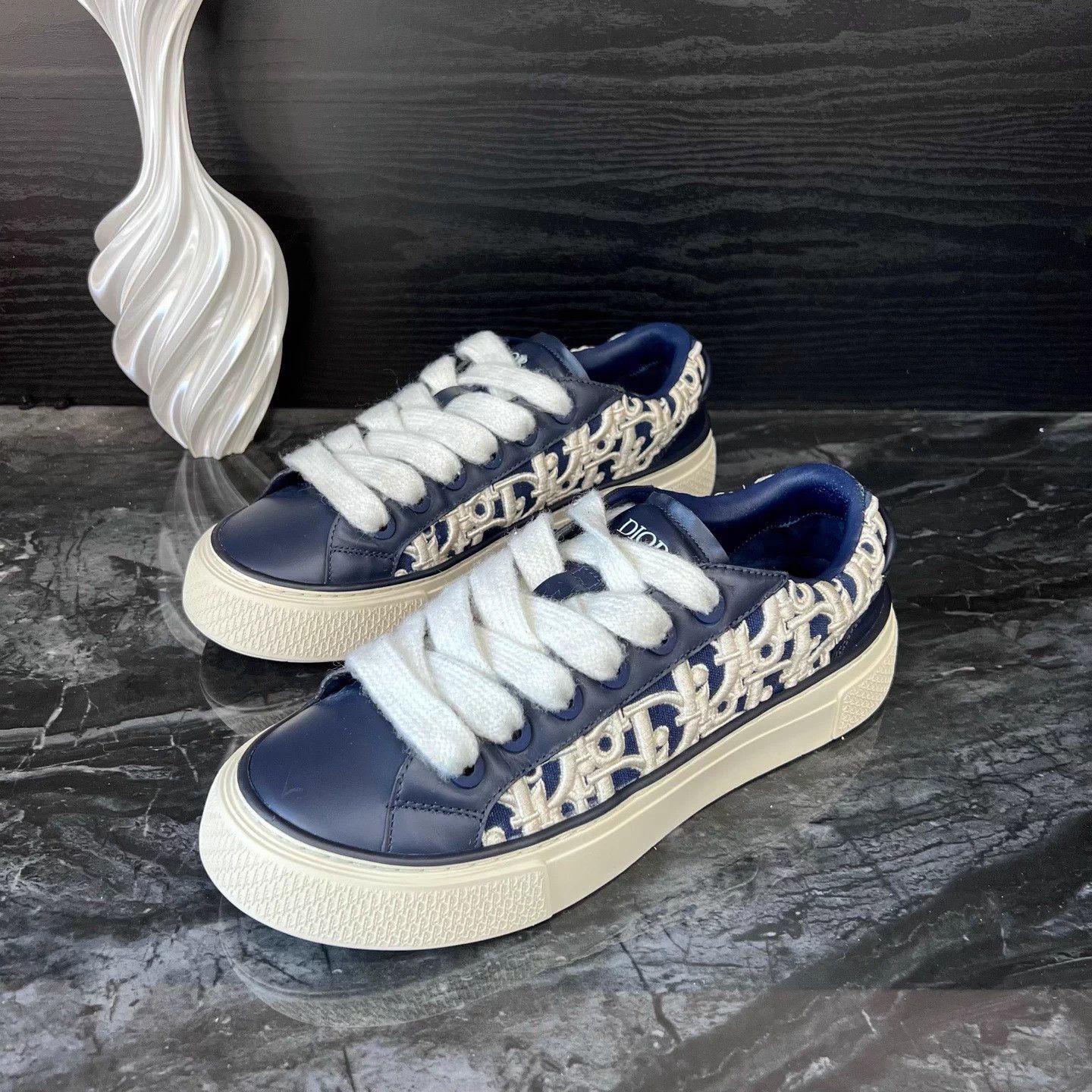 Dior B33 white blue embroidered sneaker 41