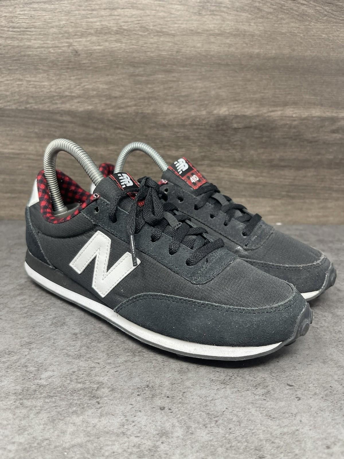 New Balance New Balance 410 Sneakers Womens Size 7 Black White Shoes Size US 7 / IT 37 - 4 Thumbnail