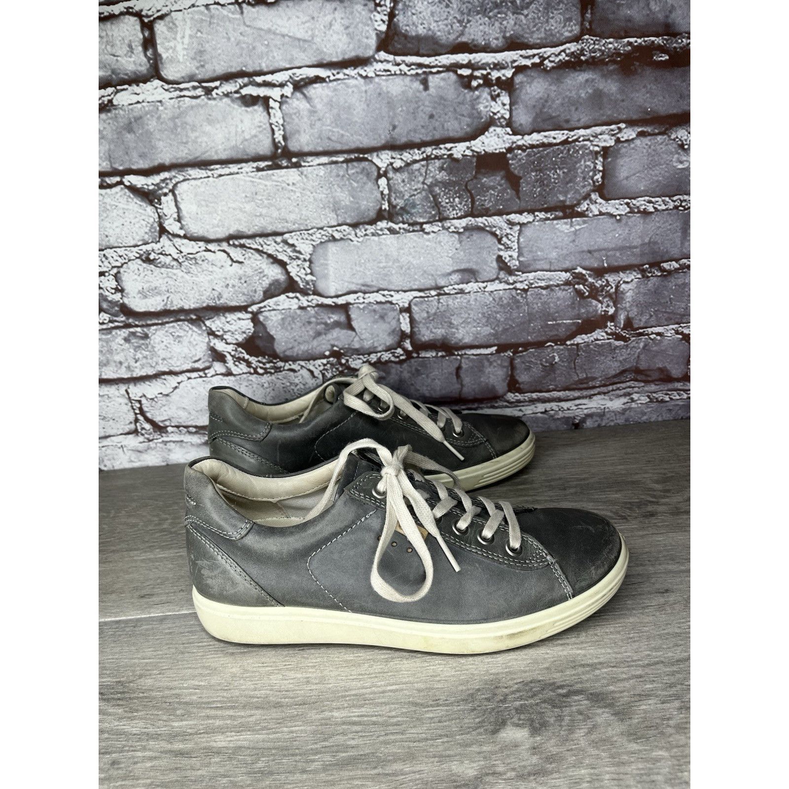 Ecco Ecco Danish Design Gray Leather Lace Up Sneakers Shoes Women Size US 6.5 / IT 36.5 - 3 Thumbnail