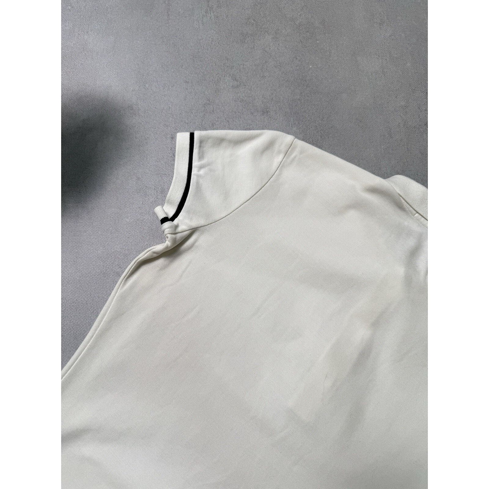 Moncler Moncler Women Polo T Shirt Collar Logo Size S White Size S / US 4 / IT 40 - 15 Thumbnail