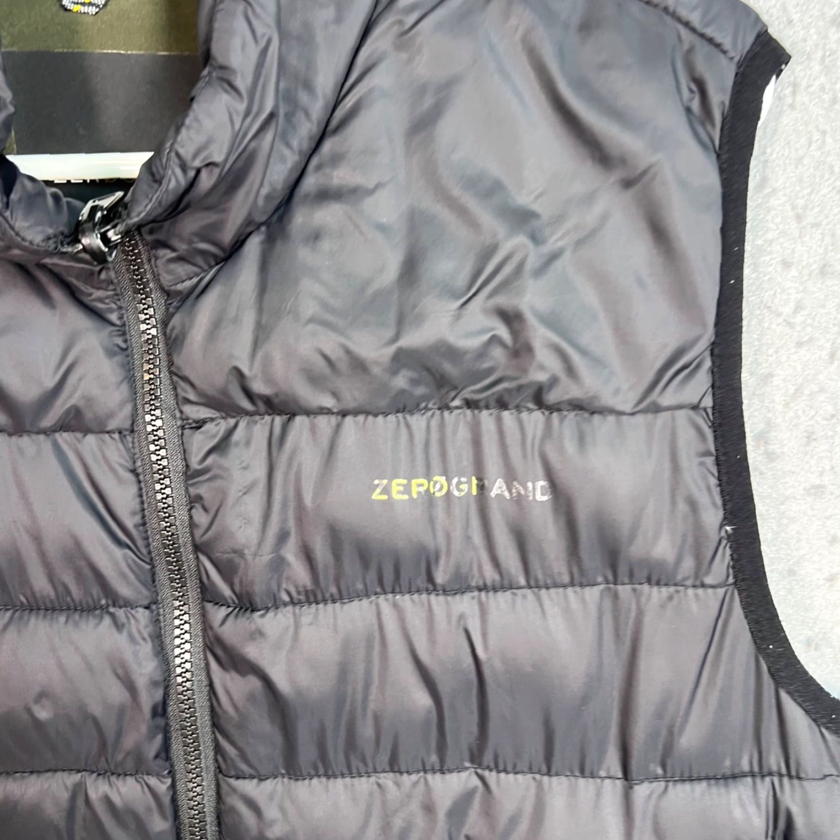 Cole Haan VINTAGE Cole Haan Mens ZERØGRAND Puffer Vest Black Medium Nylon Blend Size US M / EU 48-50 / 2 - 5 Thumbnail