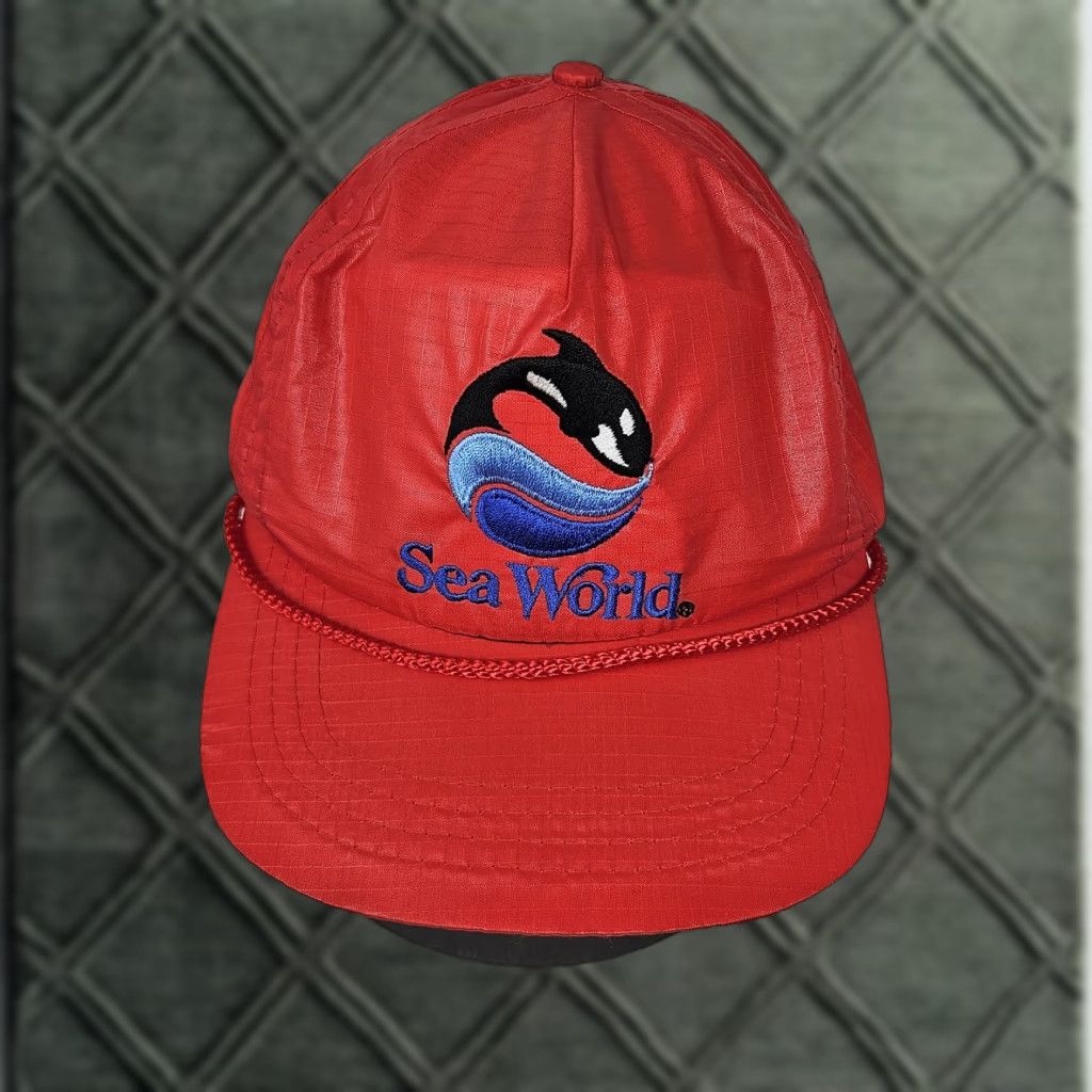 Vintage VINTAGE Sea World Hat Cap Strap Back Red Embroidered Whale Logo Mens Sportcap 90s Size ONE SIZE - 1 Thumbnail