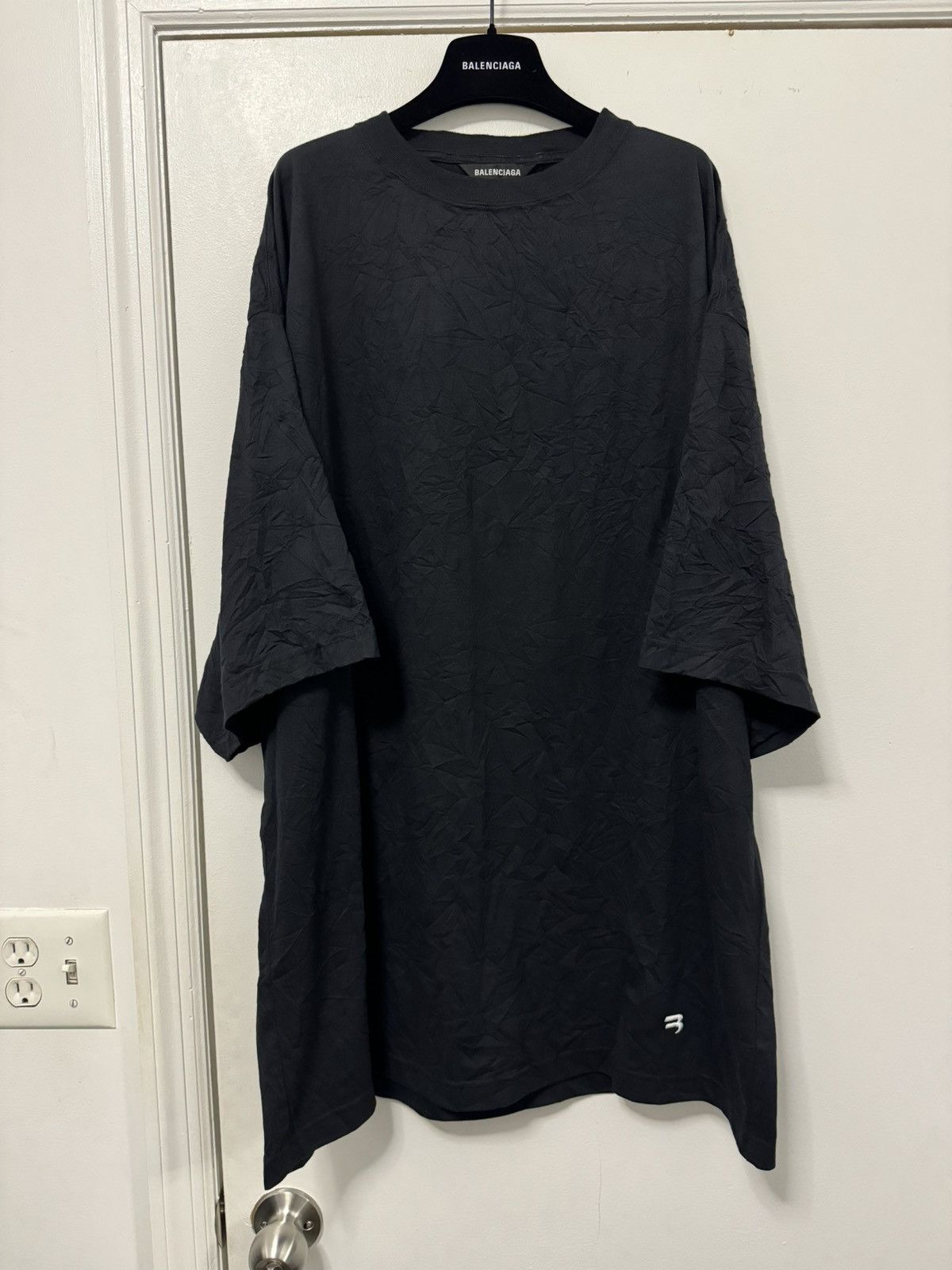 image of Balenciaga Summer21 Crinkled Sporty B T Shirt in Black, Men's (Size Small)