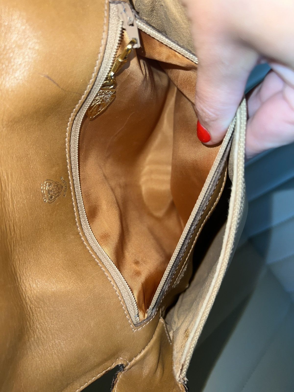 Gucci Gucci Vintage Tan and Brown Shoulder Bag Timeless Rare Size ONE SIZE - 16 Thumbnail