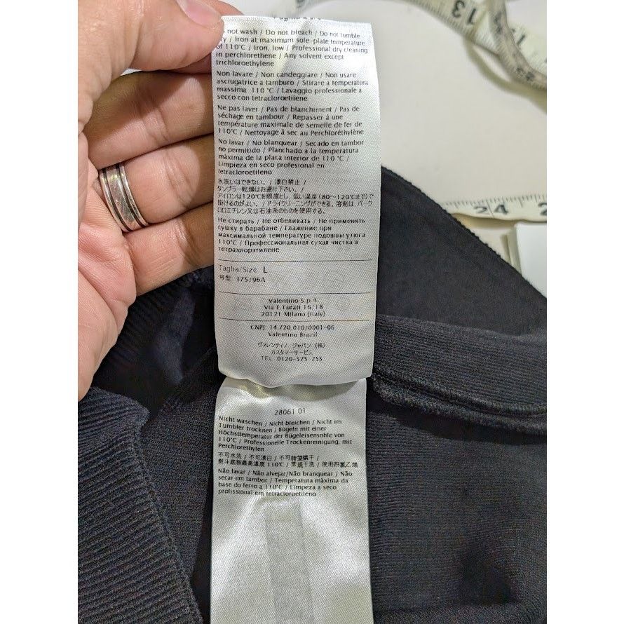 Valentino o1rshd1 Women's Shorts in Black Size 36" / US 14 / IT 50 - 22 Thumbnail