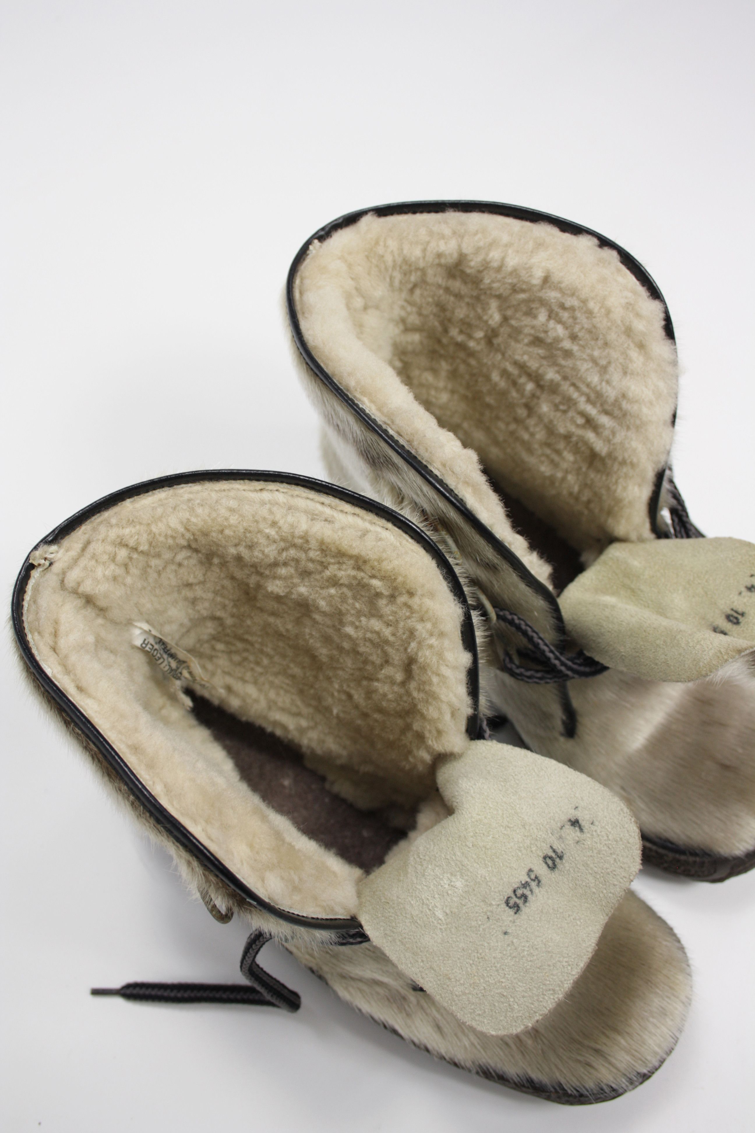 Genuine Leather Arktis Style 80s Vintage Lambskin Lined Eskimo Fur Boots Size US 6 / IT 36 - 7 Thumbnail