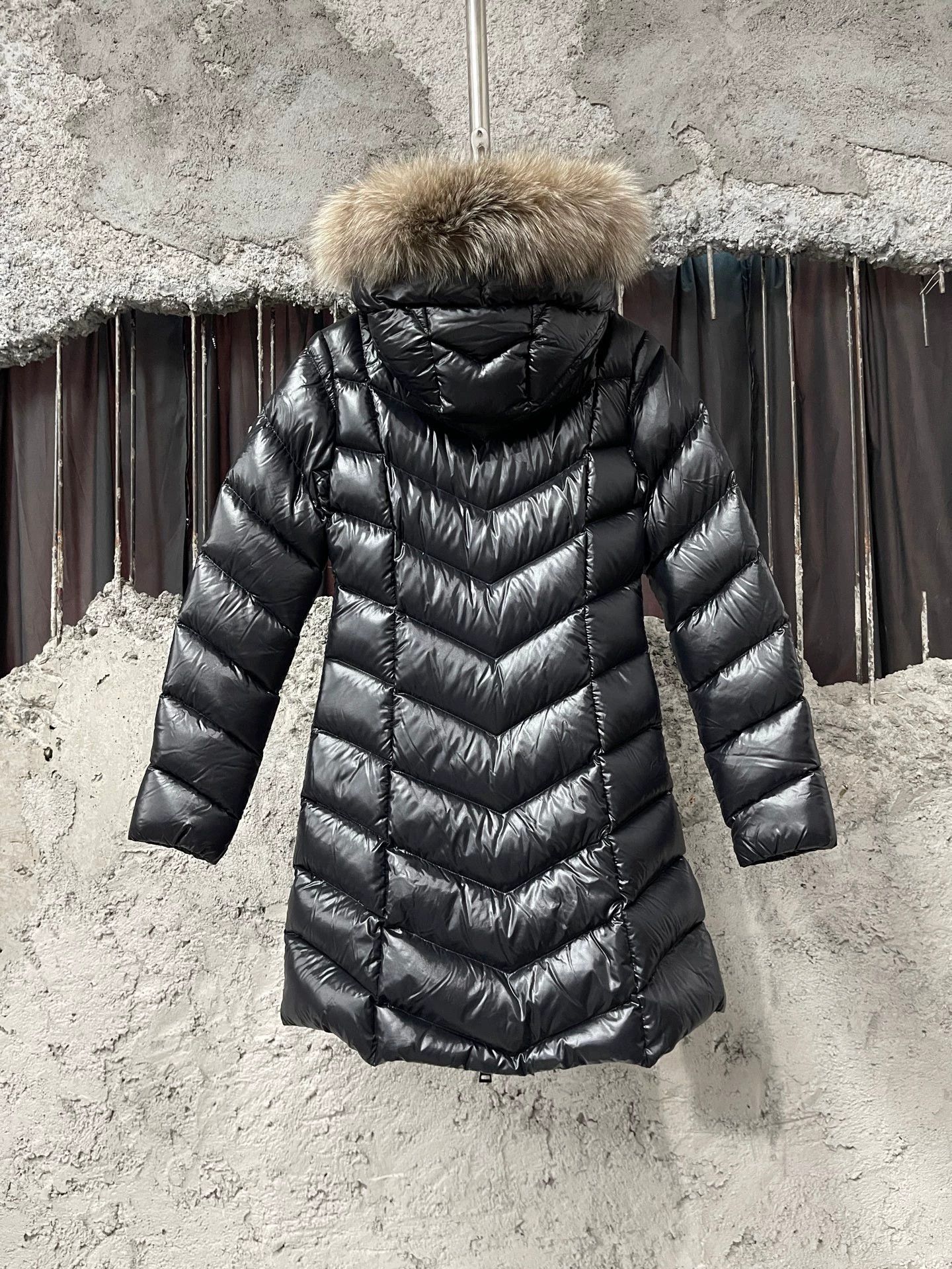 Moncler Moncler long down coat women's 0 Size XS / US 0-2 / IT 36-38 - 2 Thumbnail