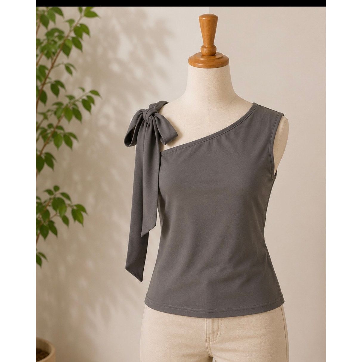 Shein Women’s One Shoulder Bow Tie Top – Elegant Sleeveless Blouse Size M / US 6-8 / IT 42-44 - 1 Thumbnail