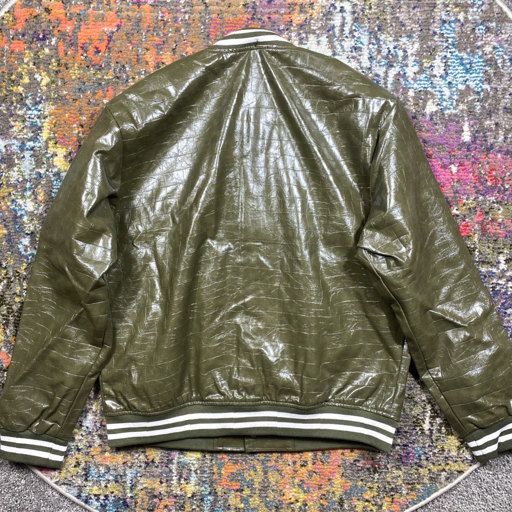 Forever 21 FOREVER 21 Bomber Jacket Mens L Green Faux Animal Skin Button Front Varsity New Size US L / EU 52-54 / 3 - 2 Thumbnail