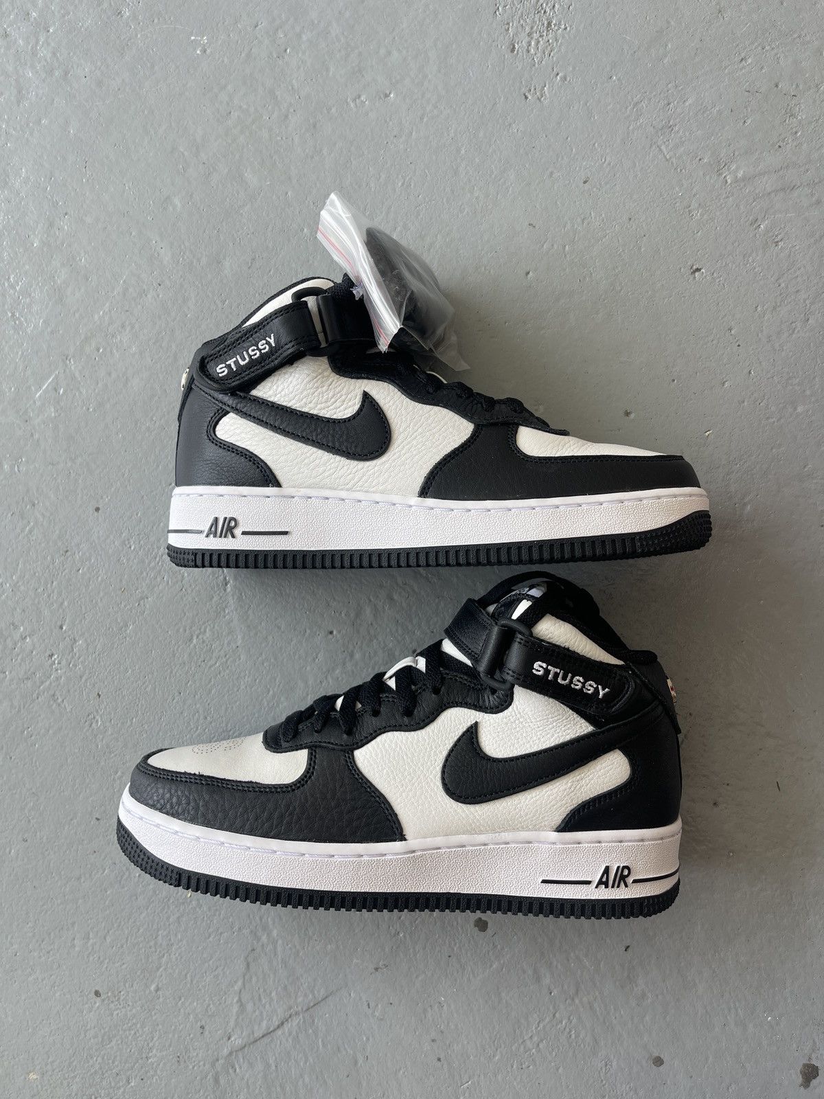 Nike 2022 Stussy x Air Force 1 Mid 'Black White’ Size US 6.5 / EU 39-40 - 1 Thumbnail