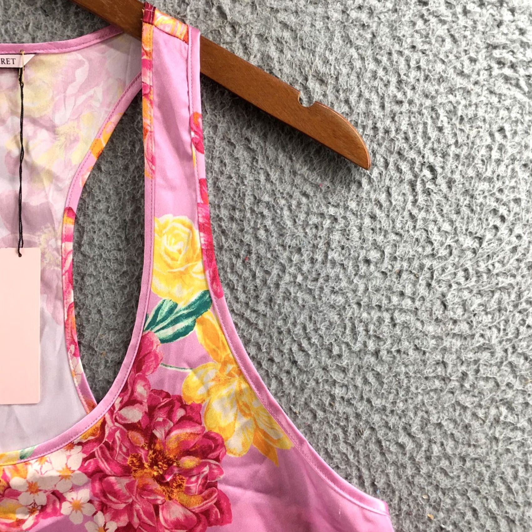 Victoria's Secret Victoria’s Secret Tank Top Women Medium Pink Floral Butterfly Racerback Satin Size M / US 6-8 / IT 42-44 - 4 Thumbnail