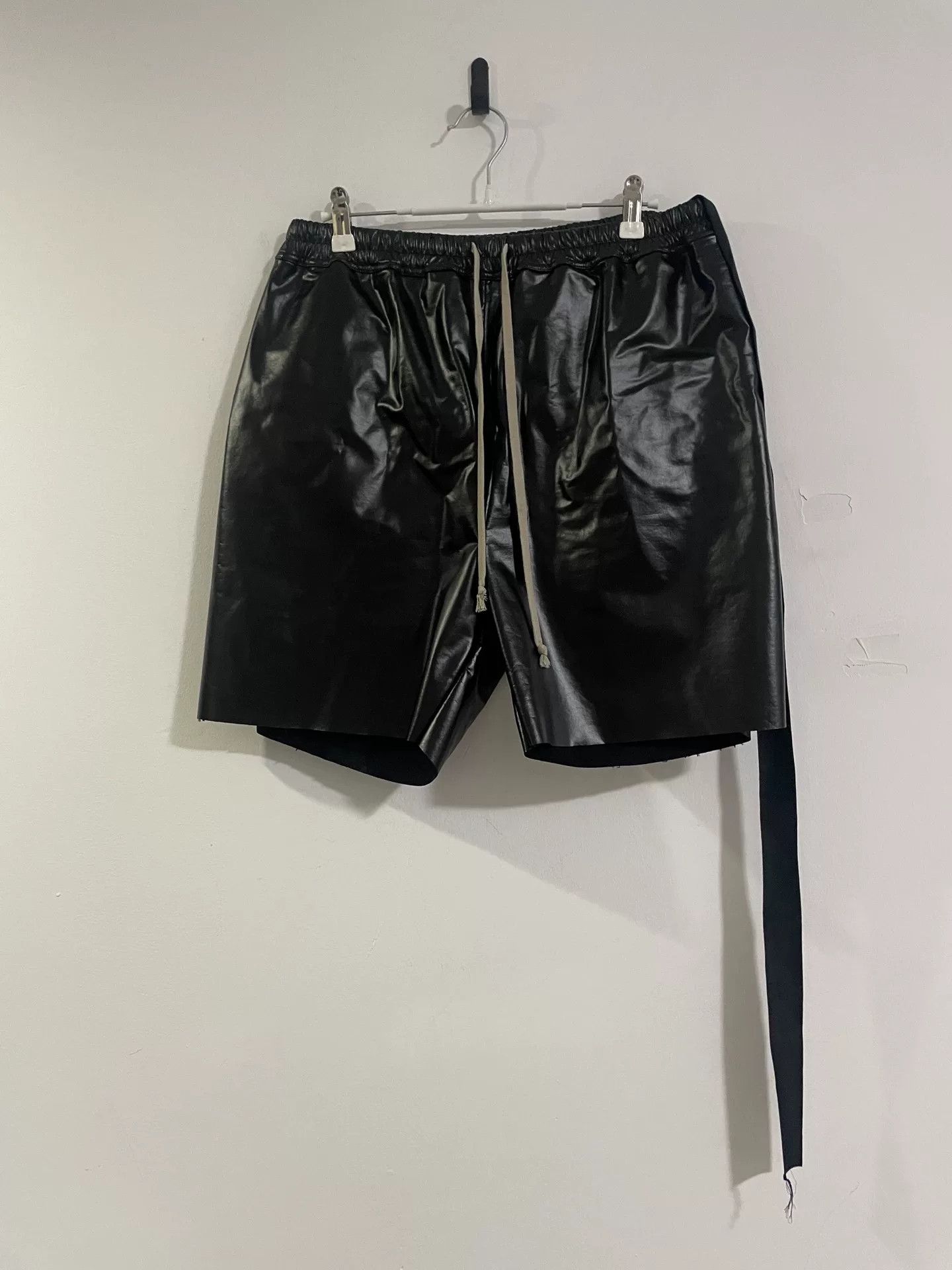 Rick Owens Drkshdw Rick Owens Black Padded Faux Leather Shorts Size 25" / US 0 / IT 36 - 1 Thumbnail