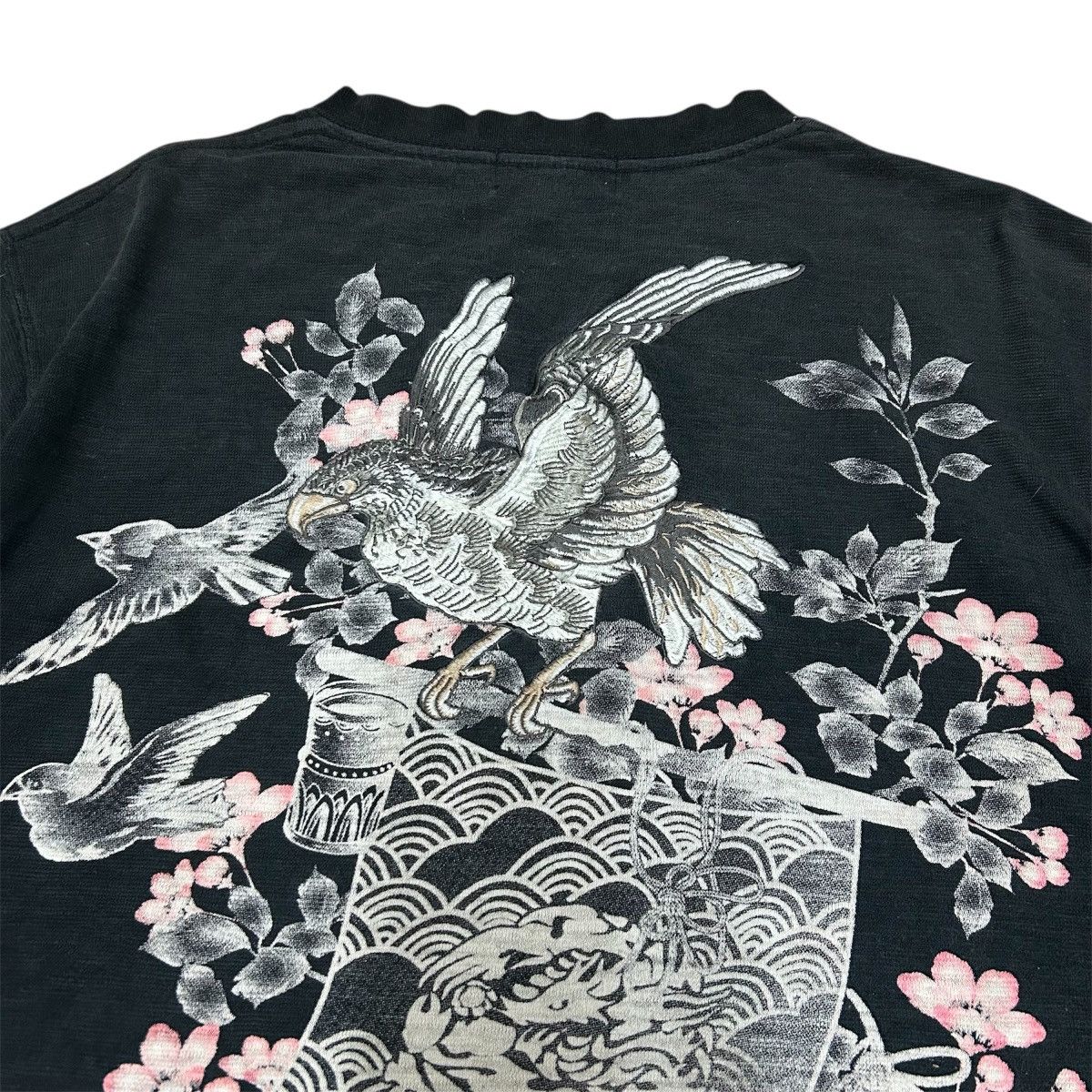 Karakuri Tamashii Vintage Japanese KARAKURI TAMASHII Souvenir Dragon Tshirt Size US XL / EU 56 / 4 - 3 Thumbnail