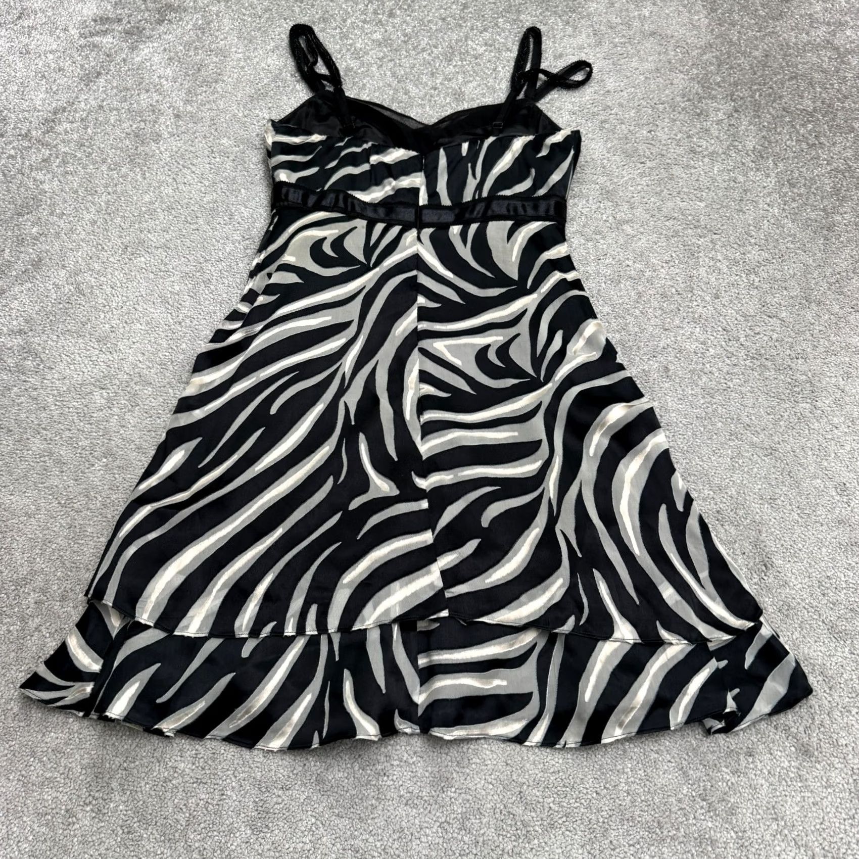 White House Black Market White House Black Market Zebra Print Beaded Mini Dress Womens 0 Black White Size XS / US 0-2 / IT 36-38 - 2 Thumbnail