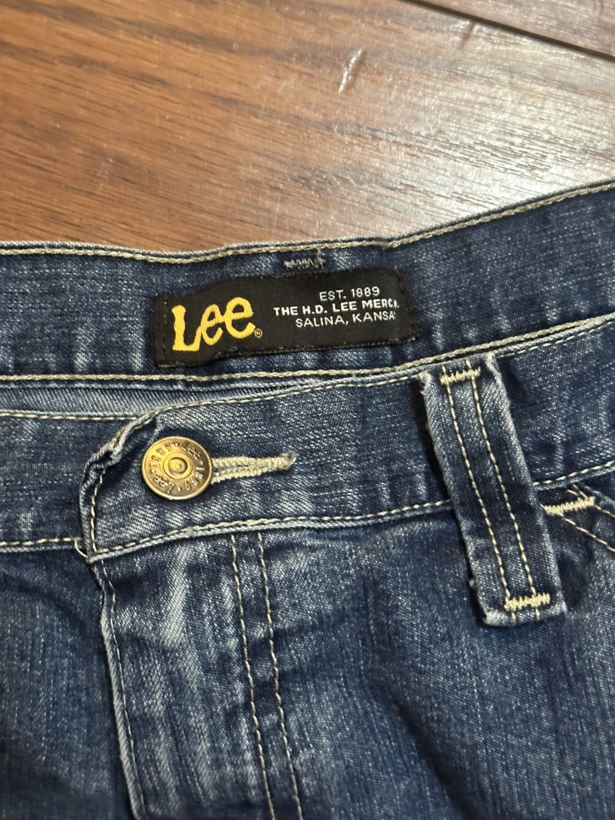 Lee Denim “dad” jean shorts Size US 36 / EU 52 - 3 Thumbnail