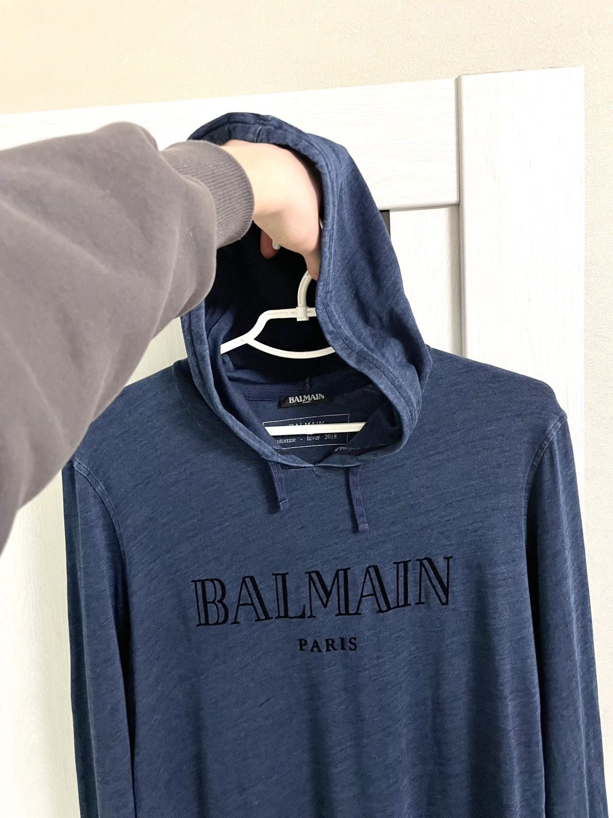 Balmain Balmain Velour Logo Hooded Long Sleeve T-Shirt Hoodie Size US M / EU 48-50 / 2 - 8 Thumbnail