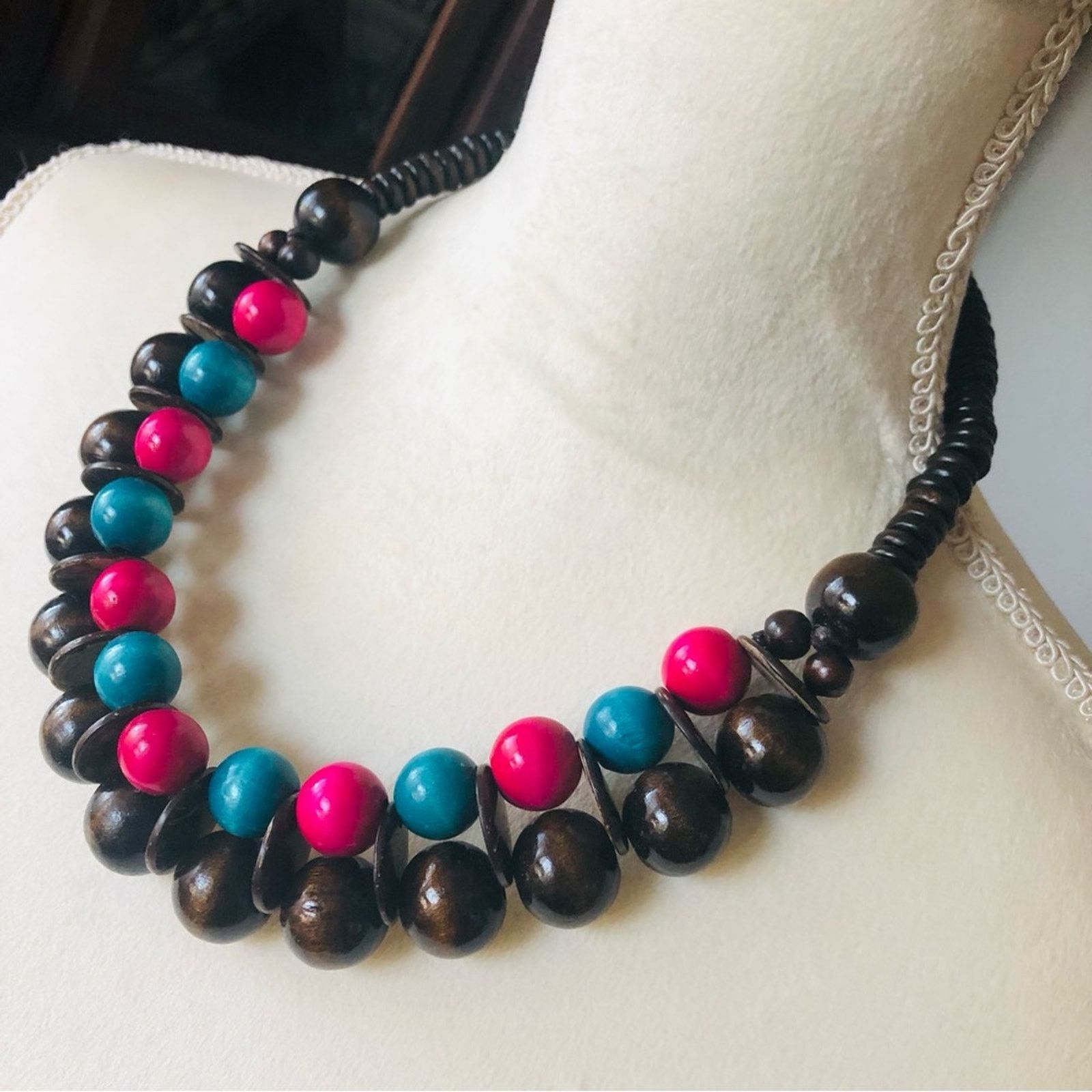 Jewelry Bold chunky multi tone painted wood bead necklace Size ONE SIZE - 4 Thumbnail