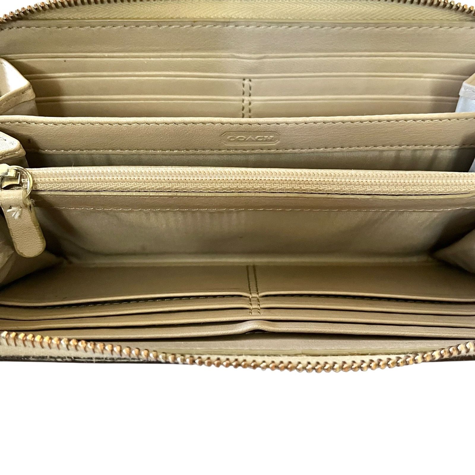 Coach Coach Legacy Studded Accordion Parchment Leather Zip Wallet Size ONE SIZE - 3 Thumbnail
