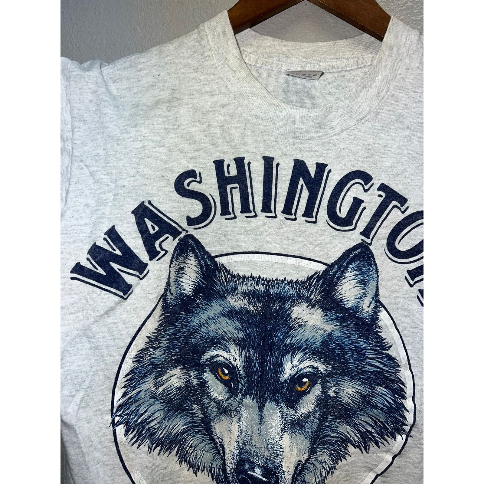 Fruit Of The Loom Vintage Wolf Shirt Washington Preserve 1991 Gray Tee 90s S Size US S / EU 44-46 / 1 - 3 Thumbnail