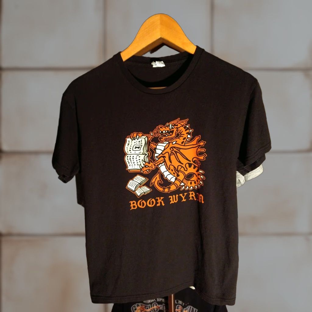 Delta VINTAGE Book Wyrm Mythical Dragon Nerd Geek T Shirt M Delta Men Cotton Crew Neck Short Sleeve Black Graphic Print Mens Size US M / EU 48-50 / 2 - 1 Thumbnail