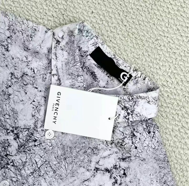Givenchy Show model black and white oil painting marble te
