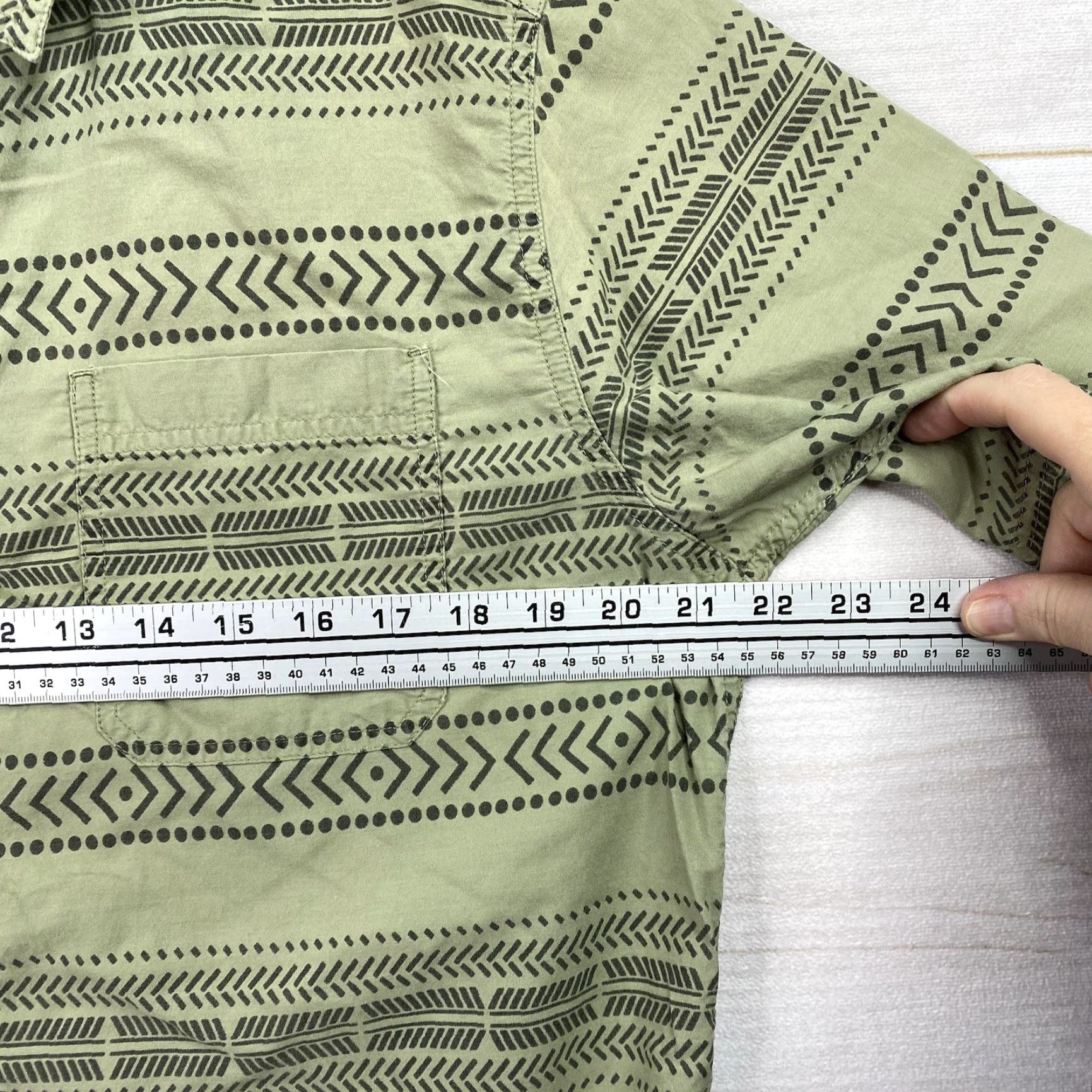 Mountain Khakis VINTAGE Mountain Khakis Camp Shirt Mens M Green Geometric Aztec Southwestern Button Up Size US M / EU 48-50 / 2 - 7 Thumbnail