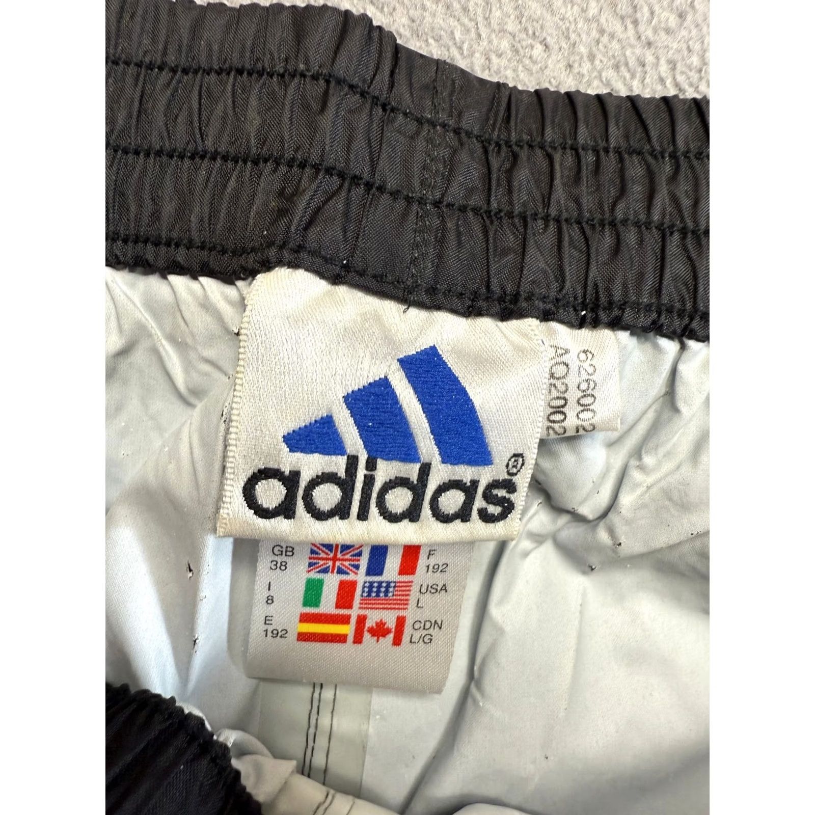 Adidas VINTAGE adidas Track Pants Mens L Nylon Snaps Black Shirt? Size US 33 - 6 Thumbnail