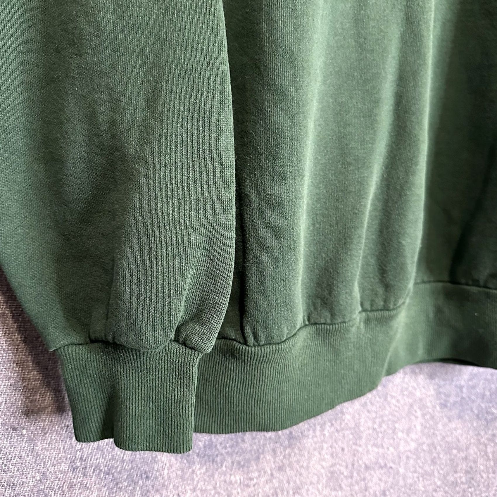 Jerzees VINTAGE Jerzees Sweatshirt Green Crew Neck Adult M USA Made Crew Sweatshirt Green Jerzees 1990s 80s 90s Logo Unisex Mens Womens Size US M / EU 48-50 / 2 - 3 Thumbnail