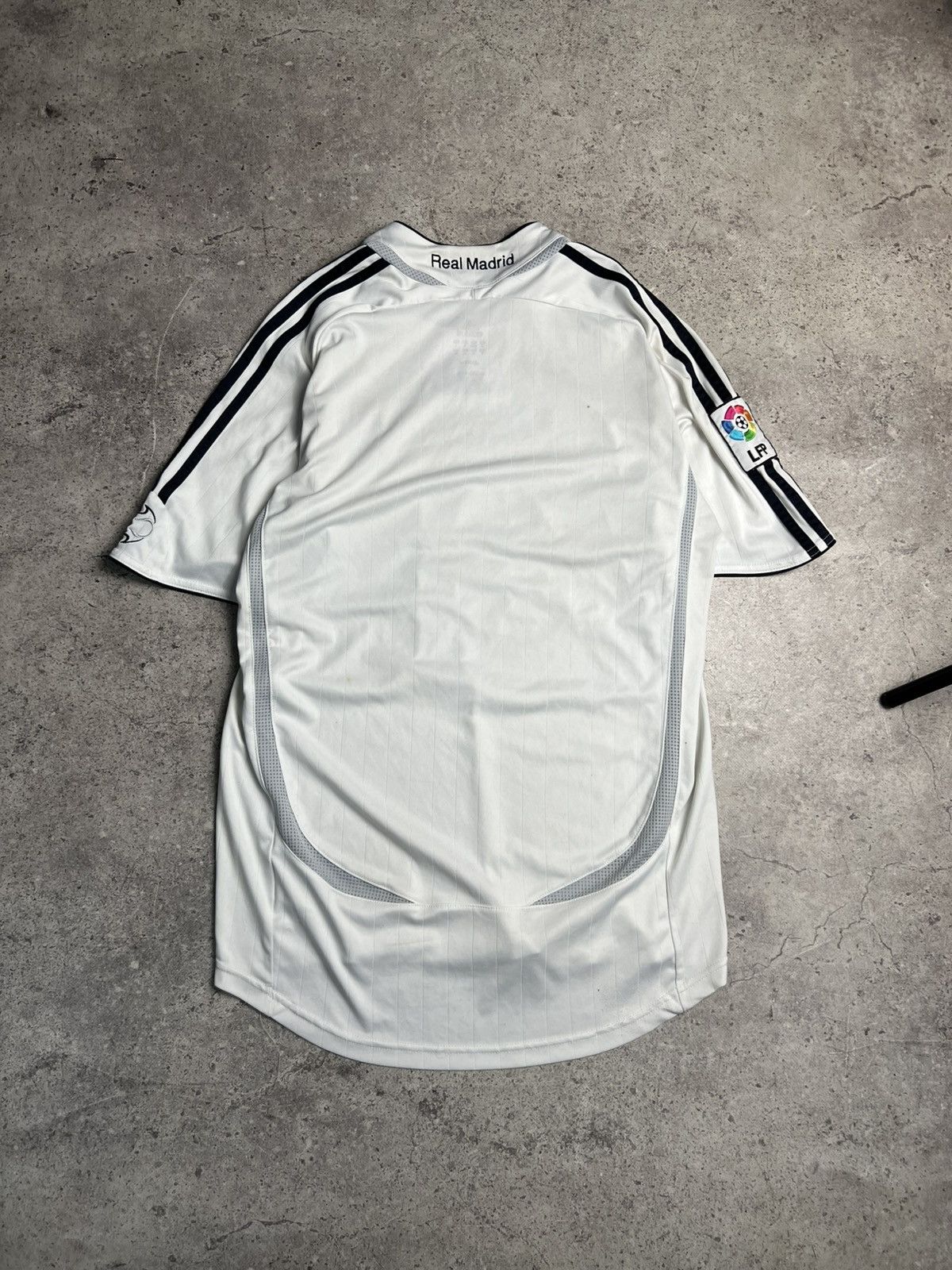 Adidas ADIDAS REAL MADRID JERSEY 2006-2007 Size US M / EU 48-50 / 2 - 13 Thumbnail