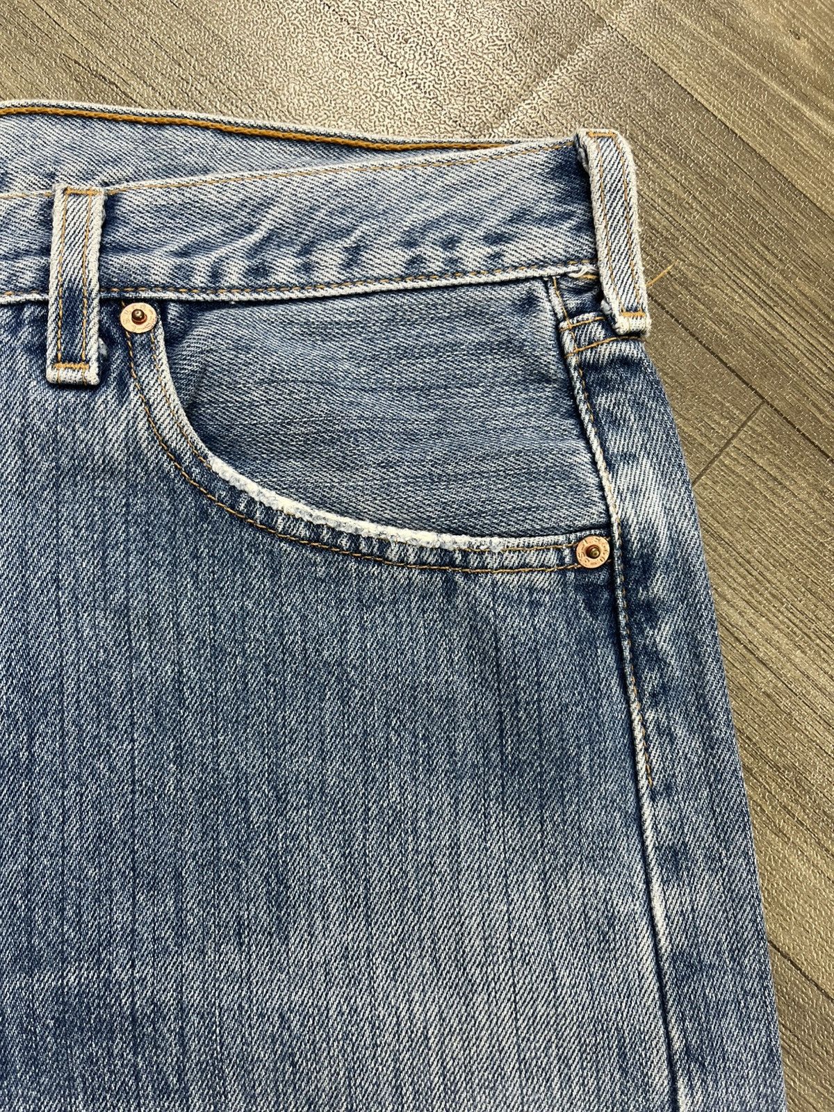 Levi's Vintage Clothing 🇺🇸1990s Vintage Levis 501 33x32 Straight Leg Light Blue Jeans Size US 32 / EU 48 - 8 Thumbnail