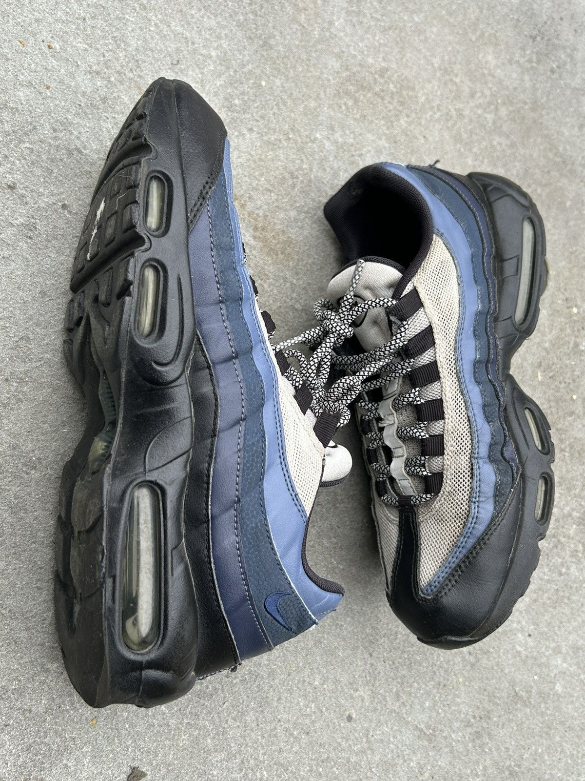 Nike 2017 nike air max 95 black navy obsidan Size US 9.5 / EU 42-43 - 8 Thumbnail